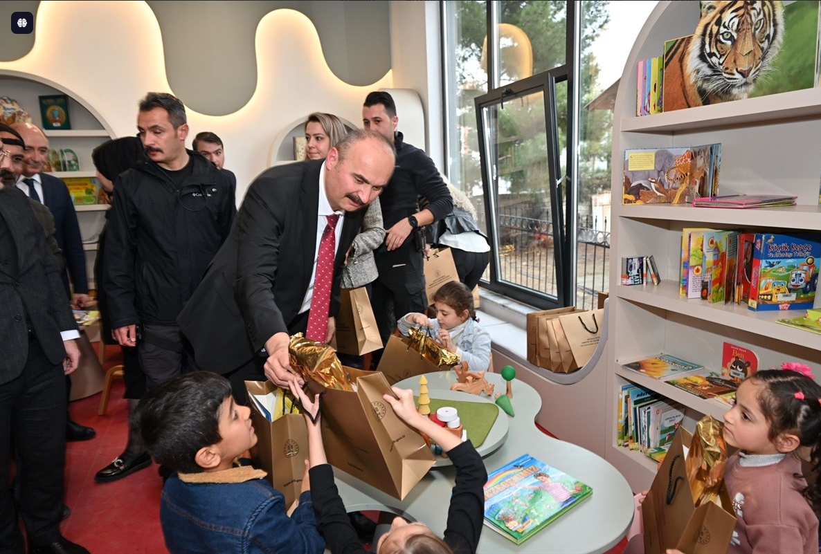 Gelecek Nesillerimizi Kütüphanelerde Yetiştireceğiz, Dağlarda Değil (2)