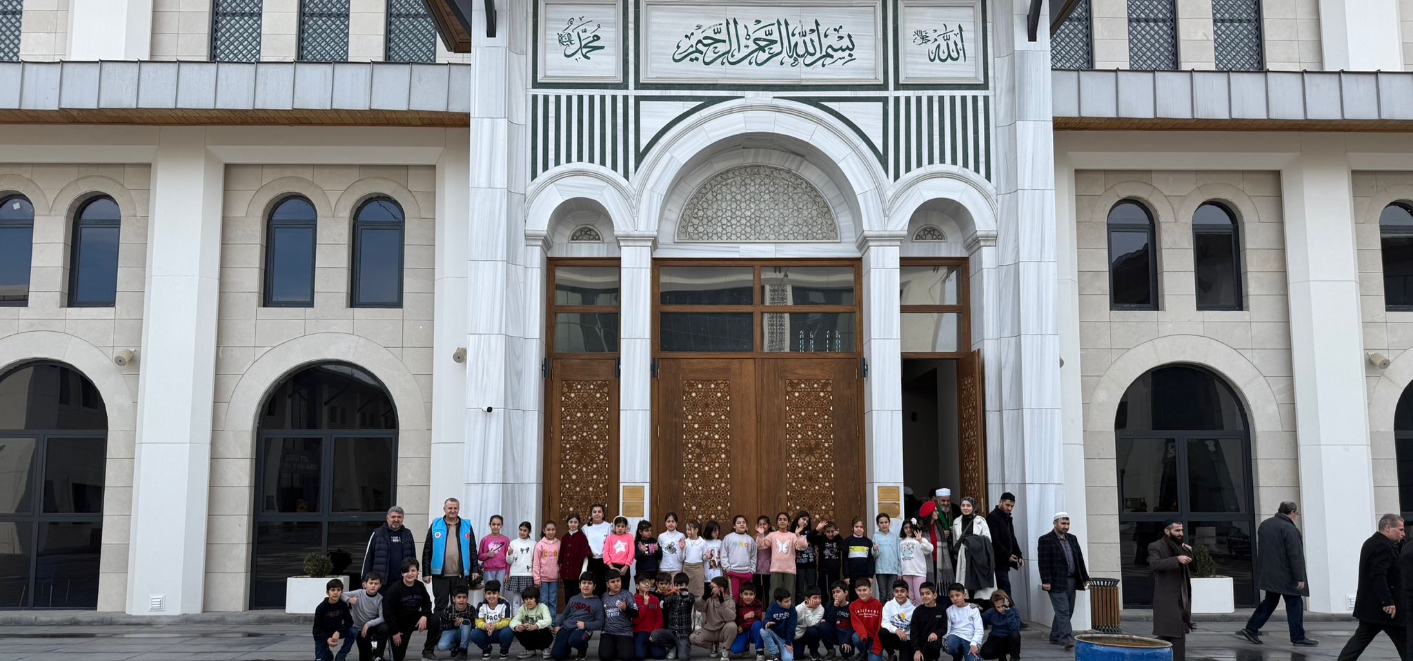 İlkokul Öğrencilerinden Necat Nasıroğlu Külliyesi Ve Camii’ne Ziyaret (2)