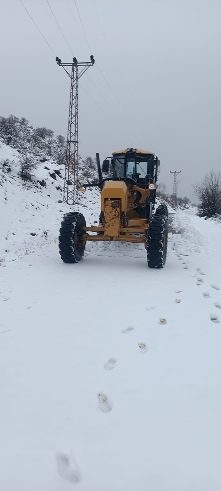 Kozluk'ta Kardan Dolayı Yollar Kapandı 2