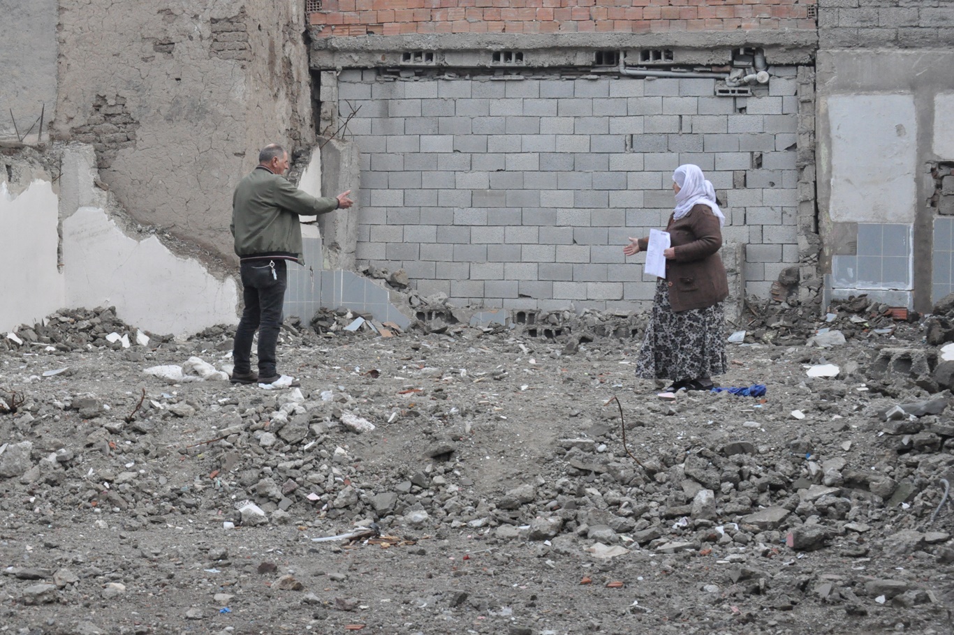 Deprem Mağduru Aile Yardım Bekliyor 2