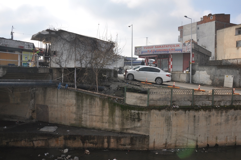 İluh Deresi Tehlike Saçıyor (3)