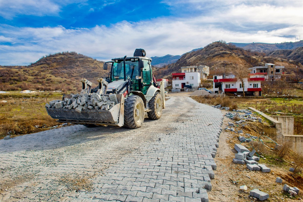 Kozluk Alıçlı Ve Çayhan Köylerinde Kilit Parke Çalışmaları Tamamlandı 3