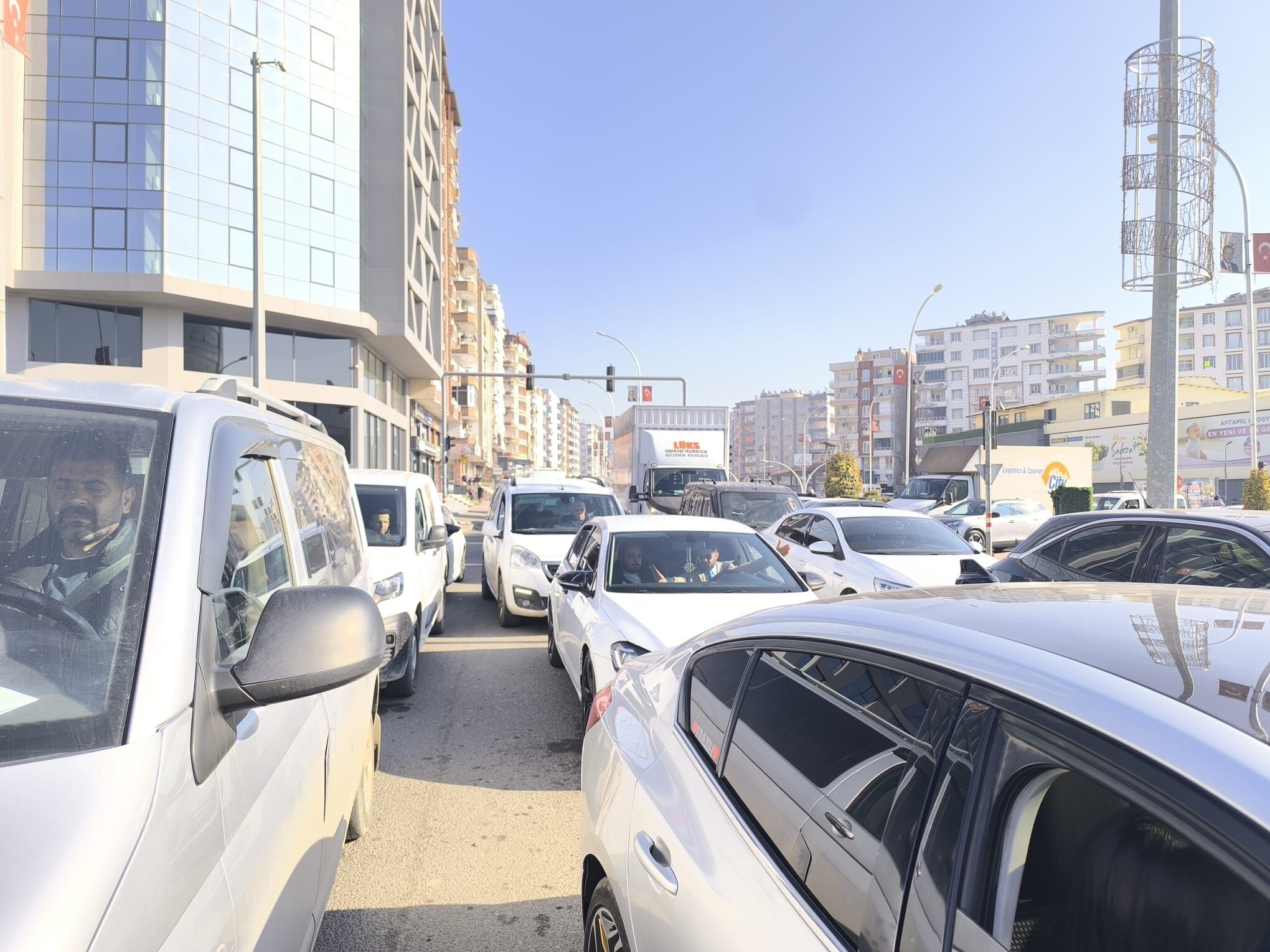 Trafik Işıkları Arızalandı Trafik Felç Oldu (1)