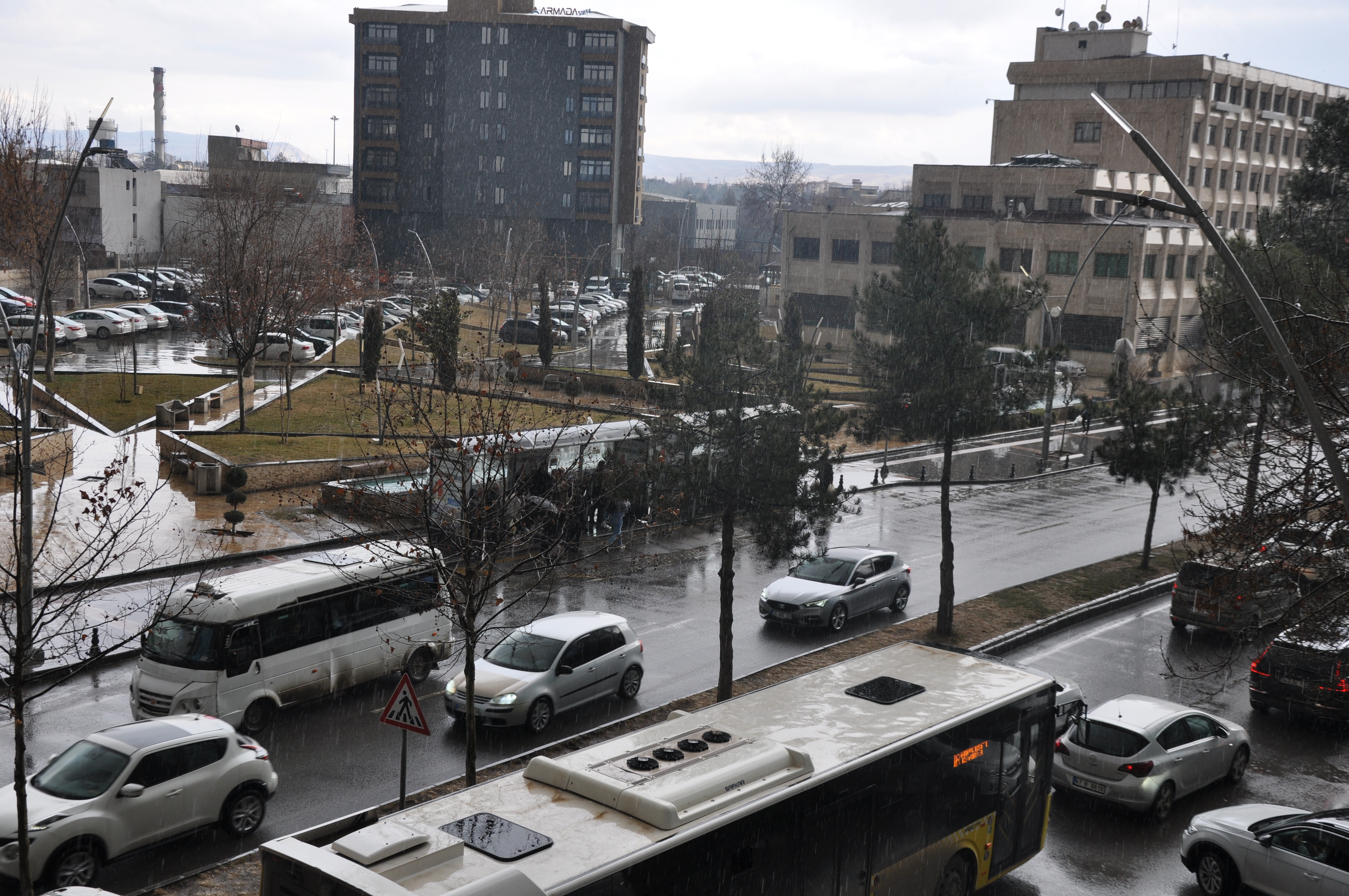 Beklenen Yağmur Batmanlıları Sevindirdi (2)