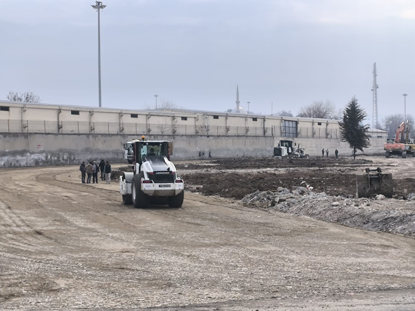 İluh Deresi Kenarındaki Yeni Yol Çalışmaları Hızlandı (4)