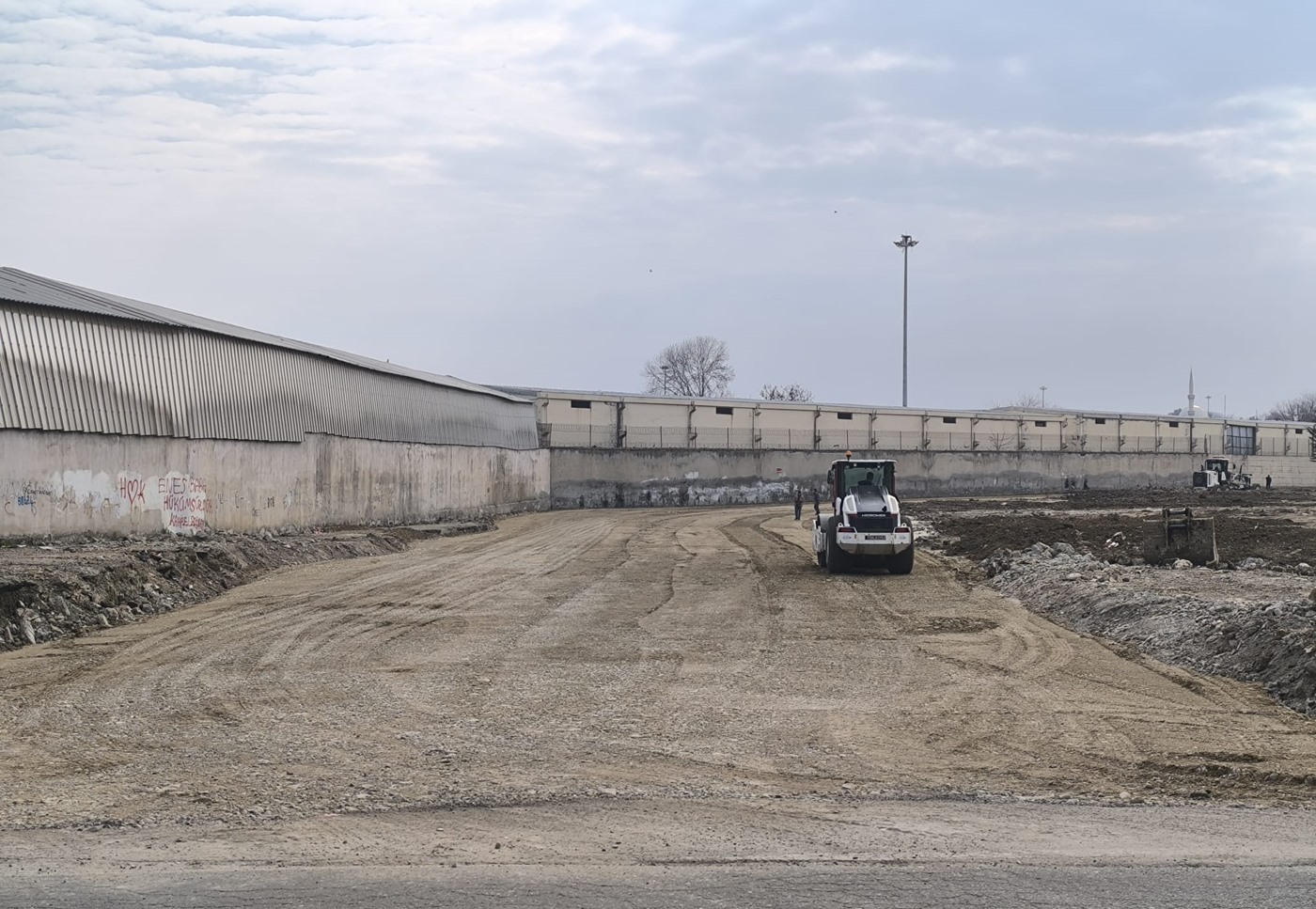 İluh Deresi Kenarındaki Yeni Yol Çalışmaları Hızlandı (6)