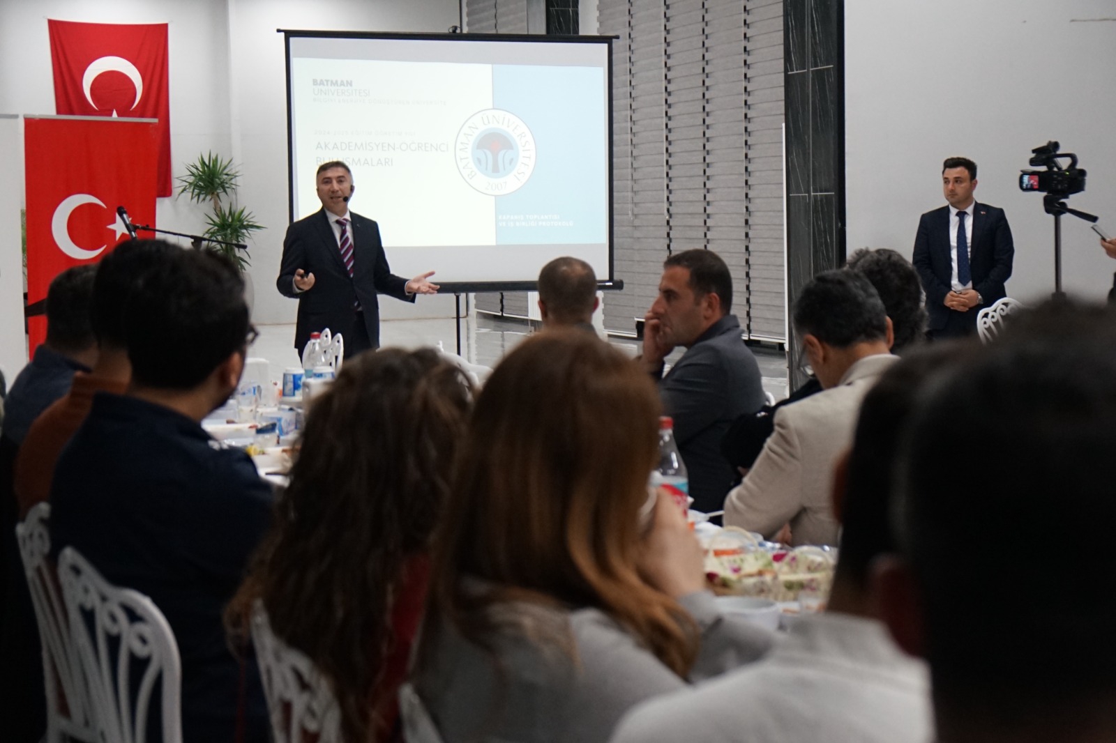 Akademisyen Öğrenci Buluşmaları Yeni Dönemde De Yapılacak-1