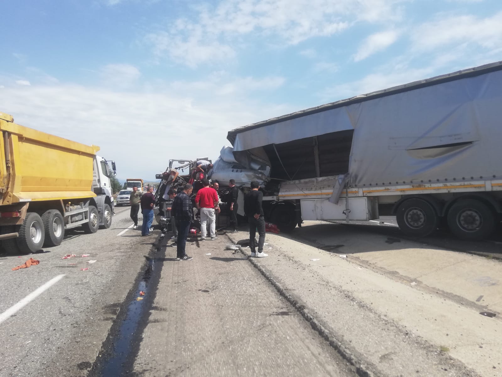 Aynı Yolda Kazalar Eksik Olmuyor İkisi Ağır 3 Yaralı! (2)-1