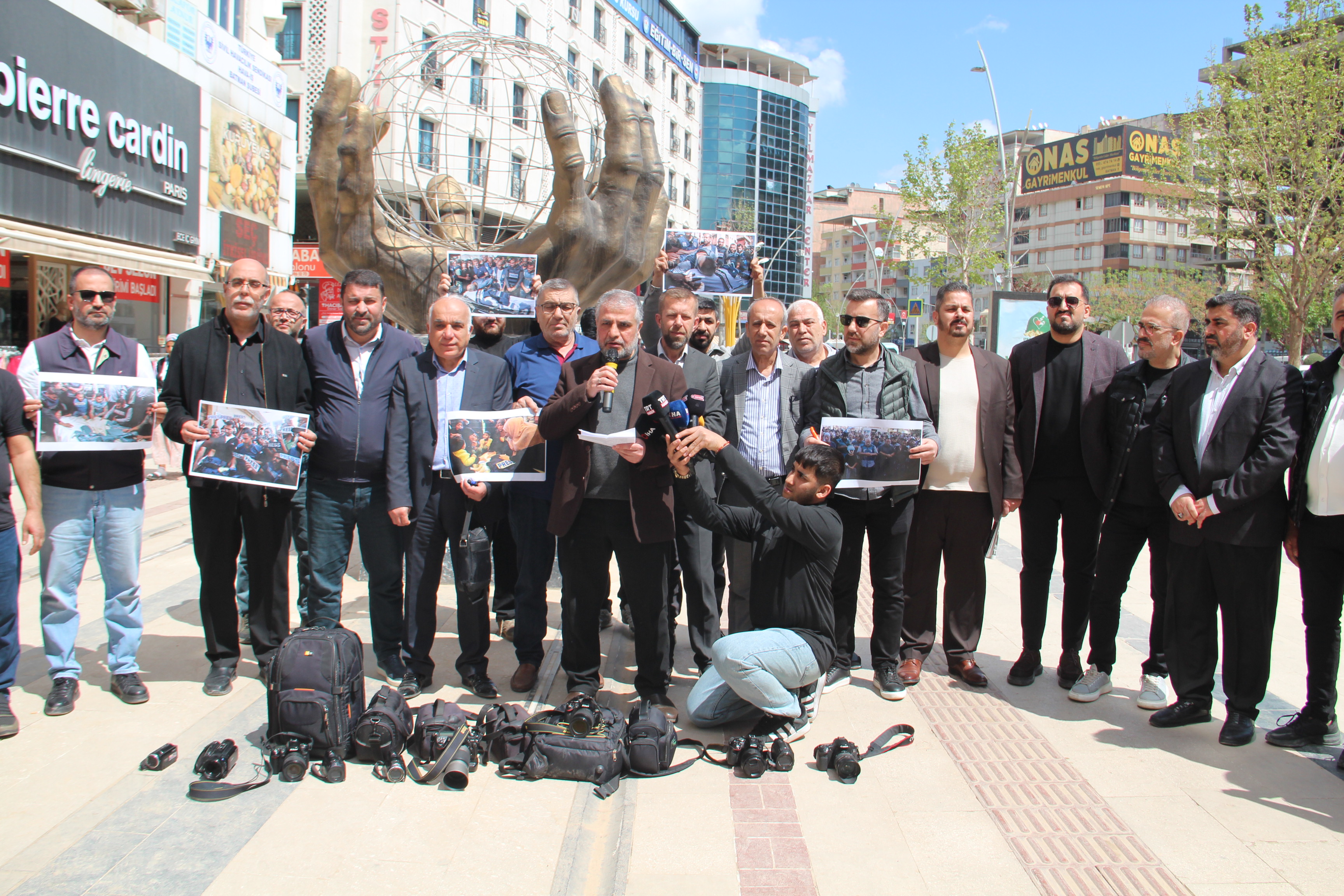 Batman Basini Tek Ses “Katli̇amlar Durdurulsun” (1)