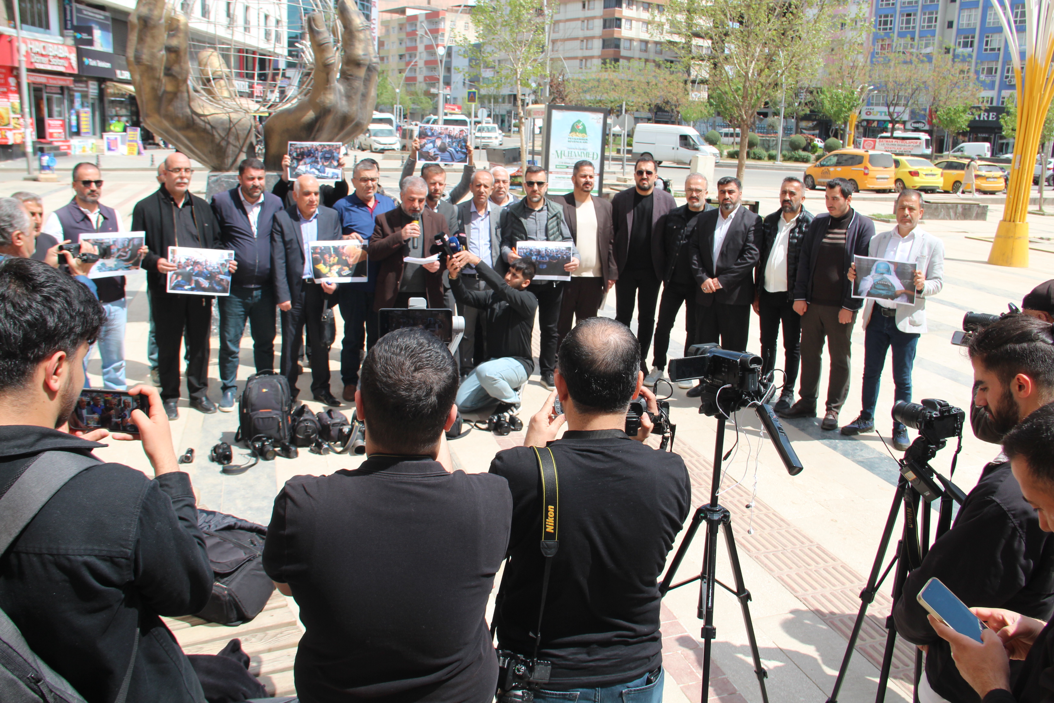 Batman Basini Tek Ses “Katli̇amlar Durdurulsun” (2)