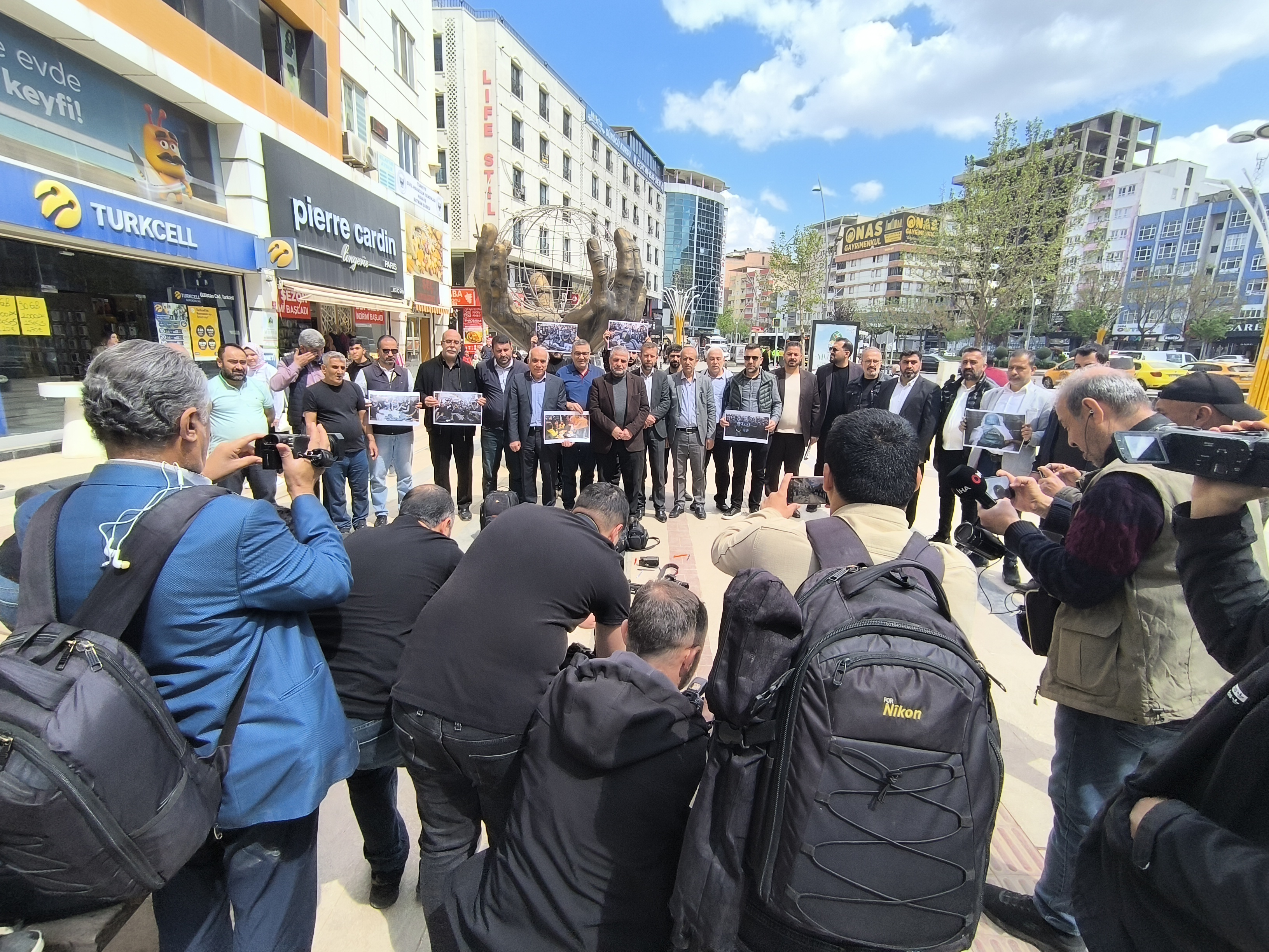 Batman Basini Tek Ses “Katli̇amlar Durdurulsun” (7)