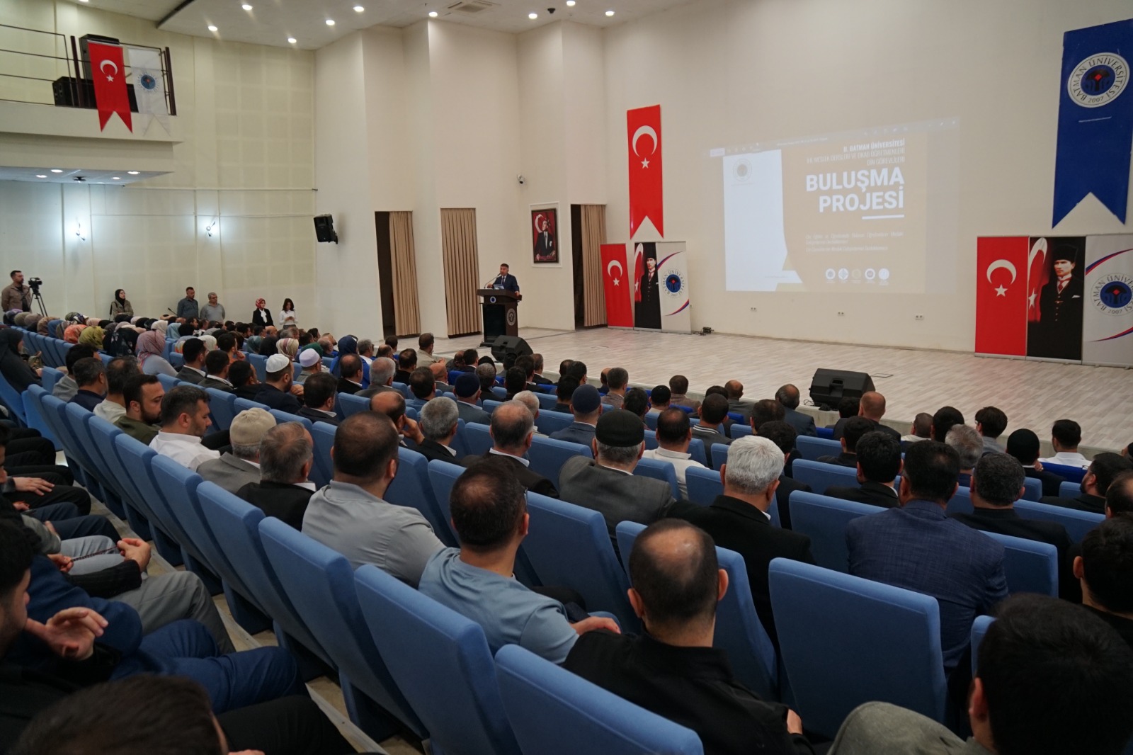 Batman Üniversitesi'nde Din Görevlileri Ve Öğretmenlere Yönelik Mesleki Gelişim Projesi Tanıtıldı (3)-1