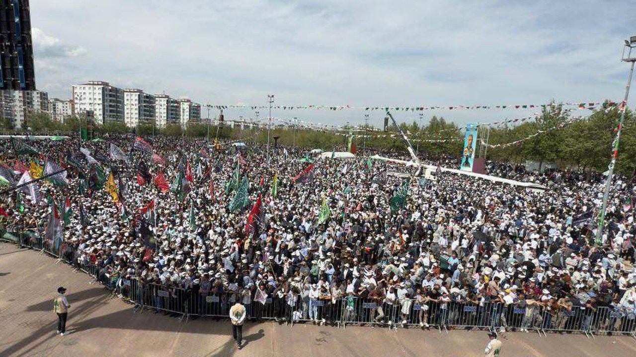 Diyarbakır’da Yüz Binler Direniş Önderi Hazreti Muhammed İçin Buluştu (11)