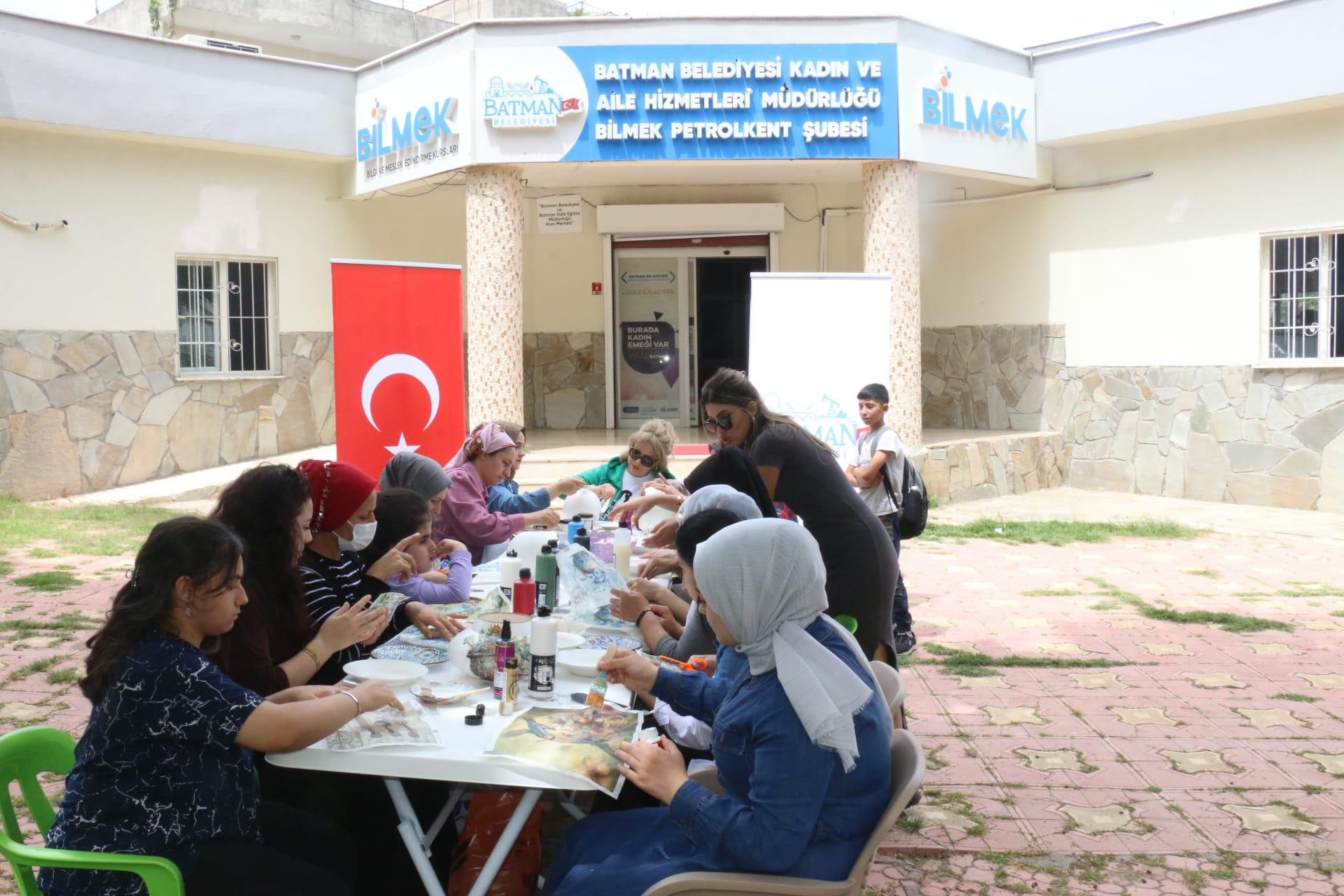 Batman Belediyesi'nden Anneler Günü'ne Özel Geri Dönüşüm Atölyesi (1)