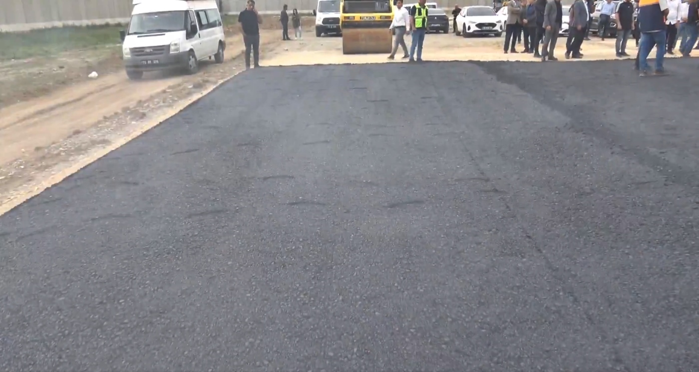 Batman’da Ulaşımda Rahatlatacak Birinci Çevre Yolu’nda Asfalt Serimi Başladı-1