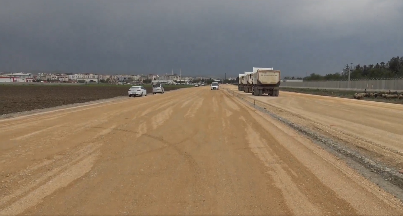 Batman’da Ulaşımda Rahatlatacak Birinci Çevre Yolu’nda Asfalt Serimi Başladı 3