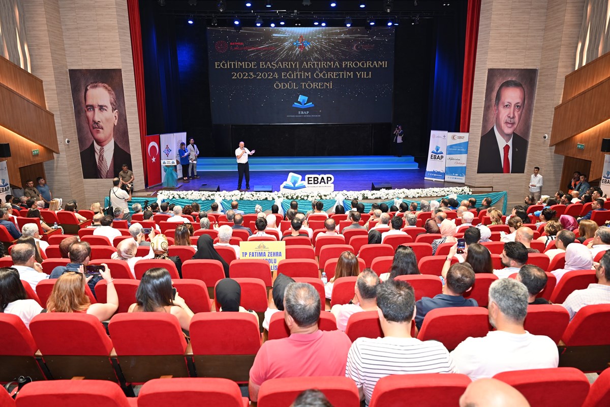 Eğitim Başarıyı Artırma Programı’nın Ödülleri Verildi (2)