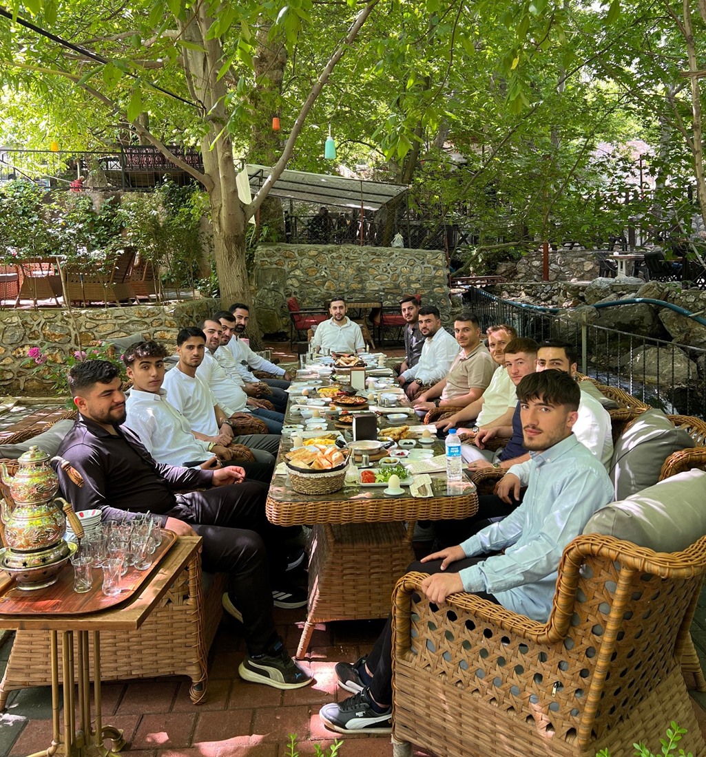 Hüda Par Gençliği Kahvaltıda Buluştu Yeni Projeler Masaya Yatırıldı (2)