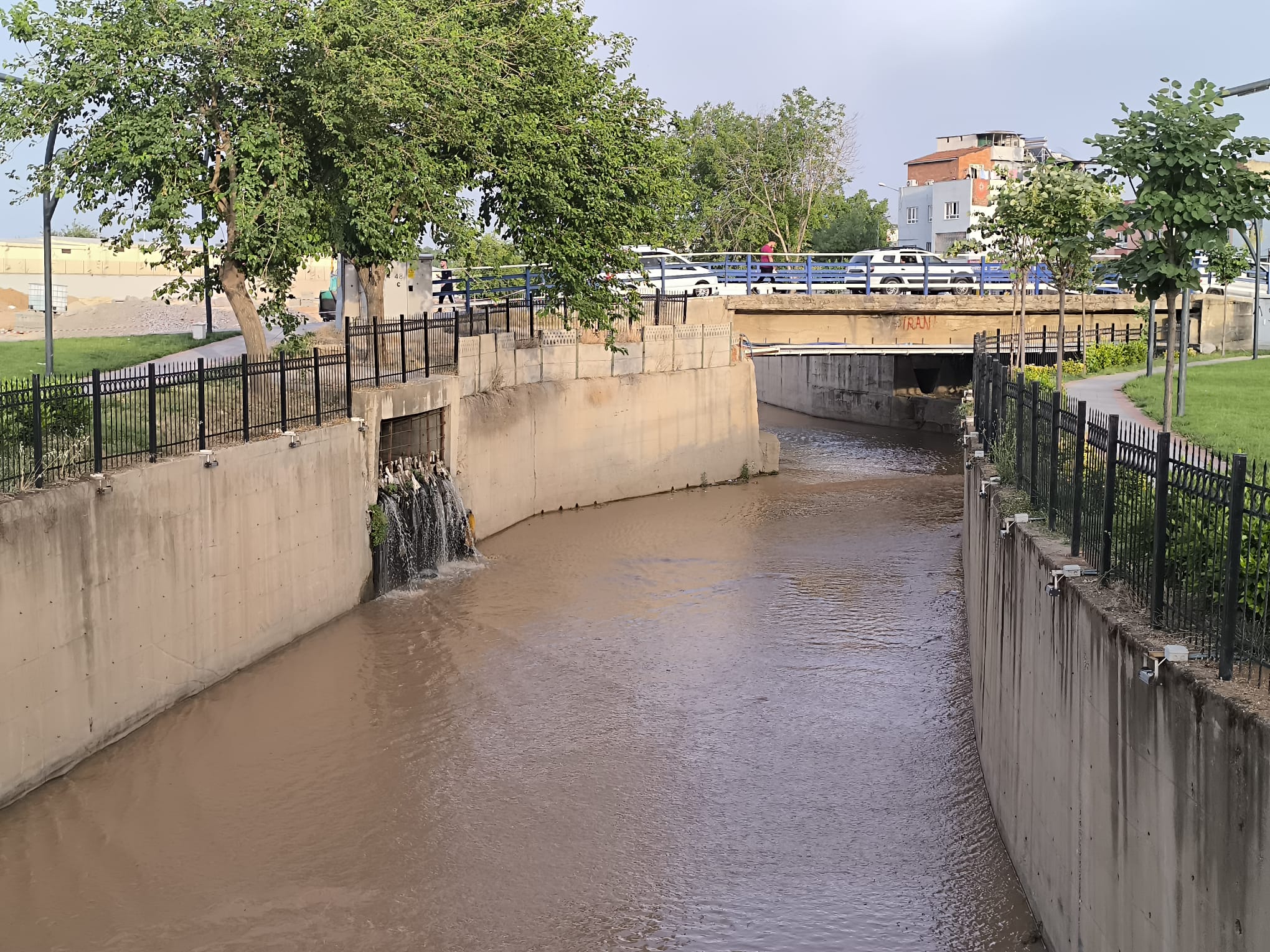 İluh Deresi Uzun Süredir Toprak Akıyor (1)