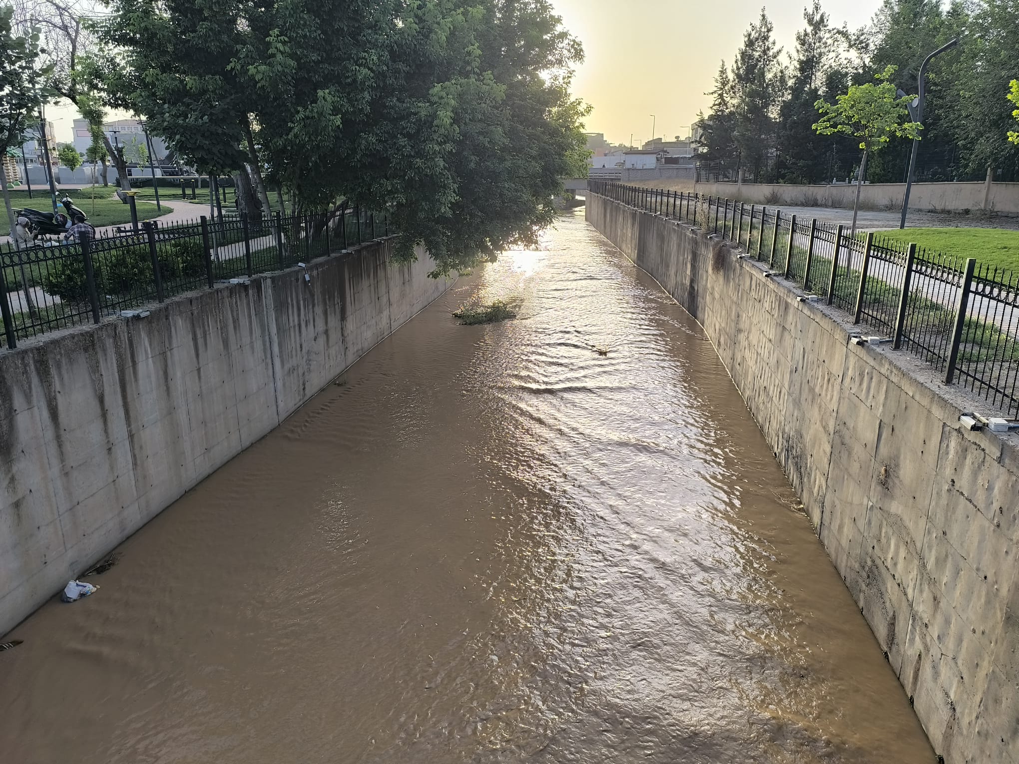 İluh Deresi Uzun Süredir Toprak Akıyor (3)