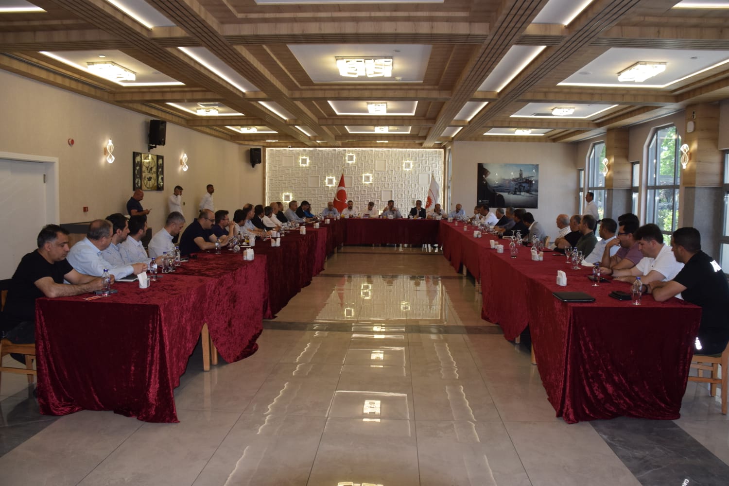 Milletvekili Nasıroğlu Ve Kurum Müdürleri Batman'ın Yarınlarını Masaya Yatırdı (1)