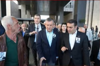 Son Dakika! Özgür Özel’e Yumruklu Saldırı1