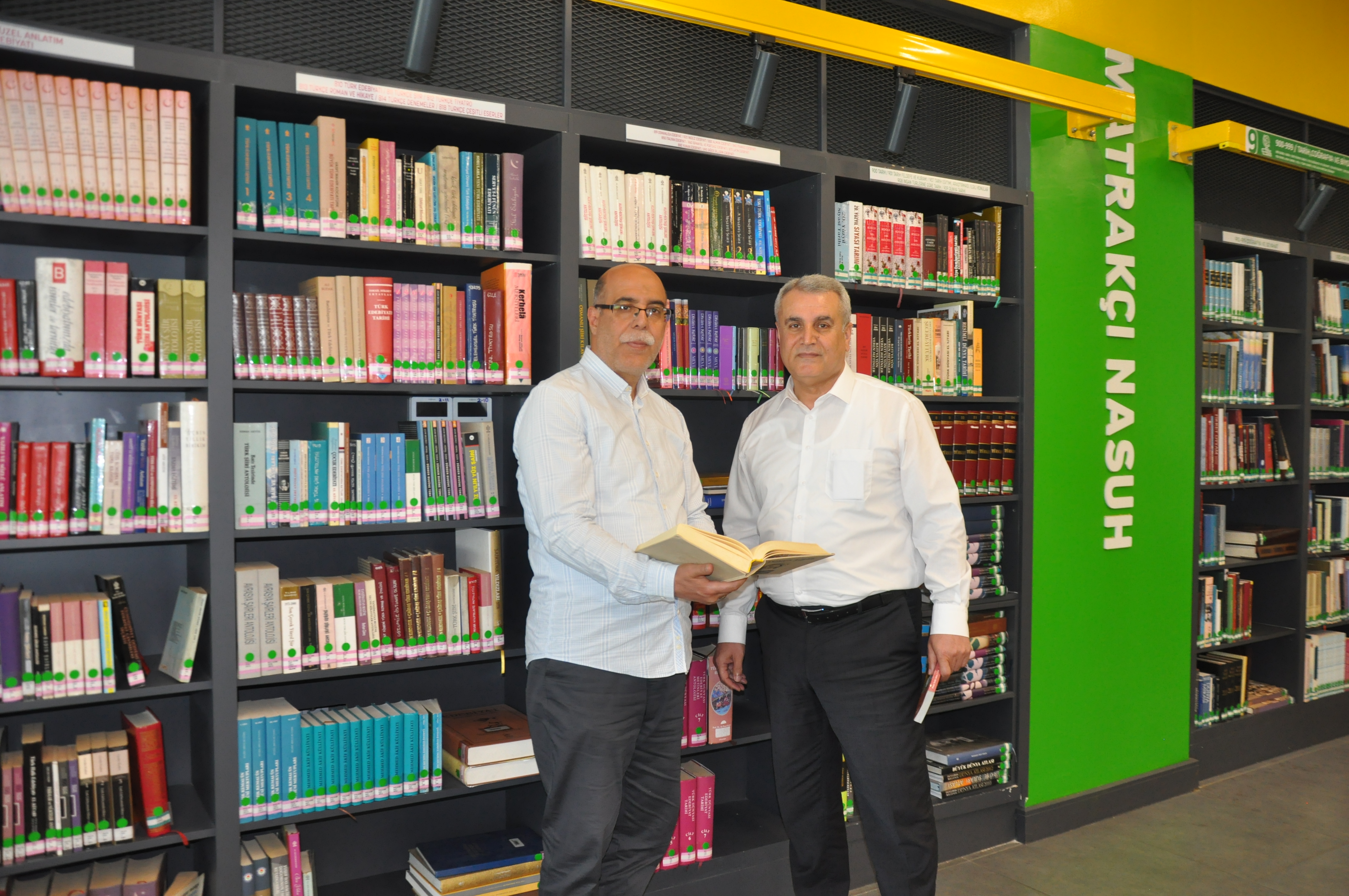 Teknoloji Bağımlılığı Cahilleştiriyor, Bilginin Kaynağı Kitaplardır2