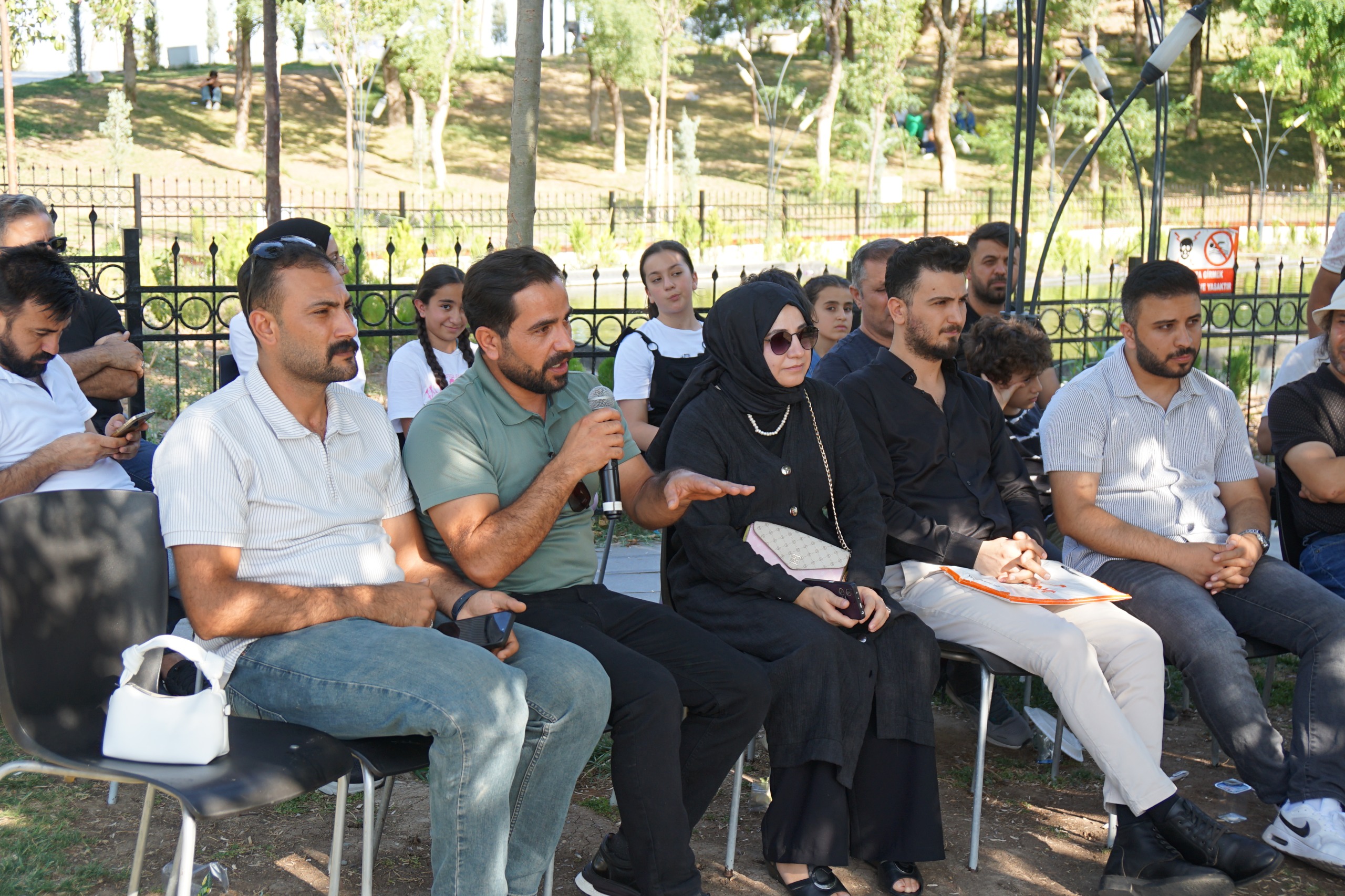 Esentepe Millet Bahçesi’nde Açık Havada Yapay Zekâ Sohbet (1)