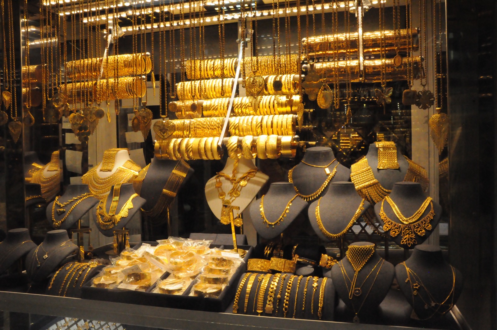 6B793Ff7 Aa61 40Ff B69D 757Fd9710014