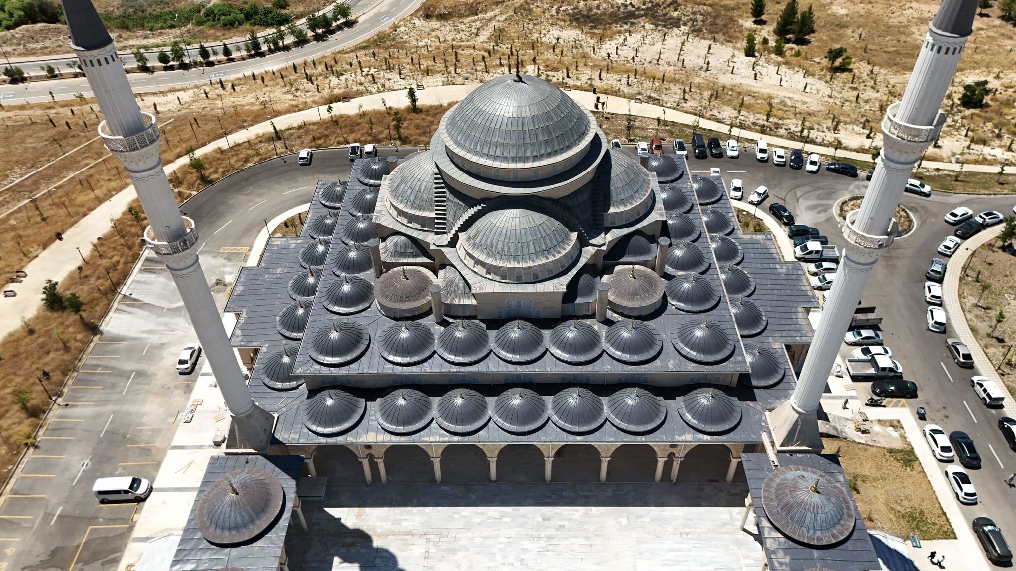 Batman Üniversitesi Camii Sosyal Medyada Gündem Oldu 5