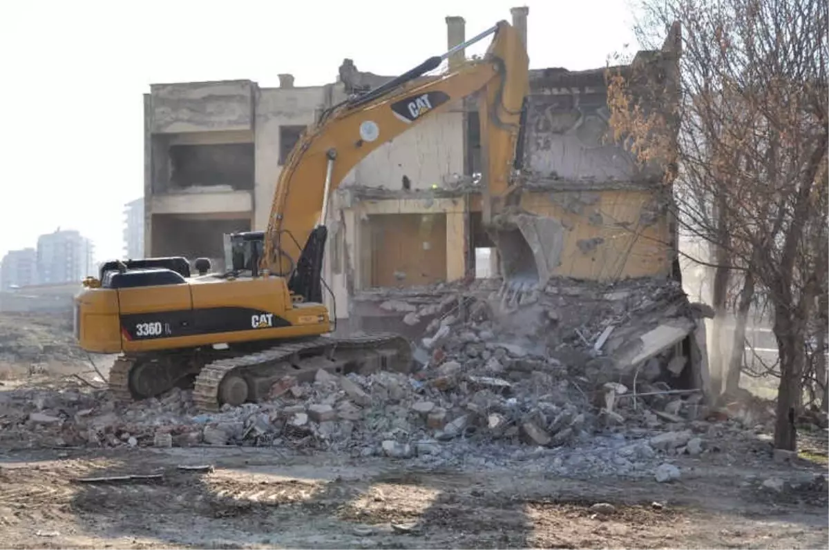 Batman’da Metruk Yapılar Yıkılacak, Yıkım Ücreti Fazlasıyla Tahsil Edilecek