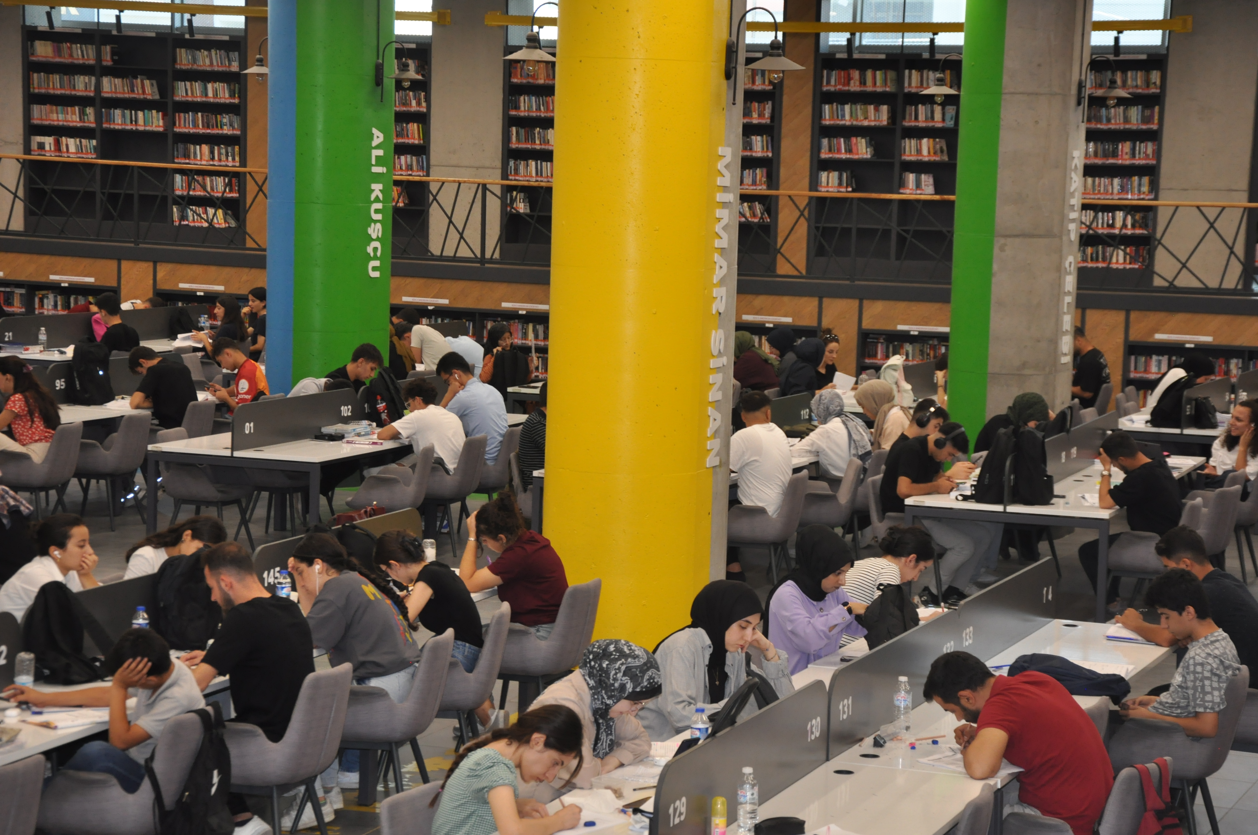 Batmanlılara Serin Ve Sessiz Ortamda Kitap Okuma Daveti (2)