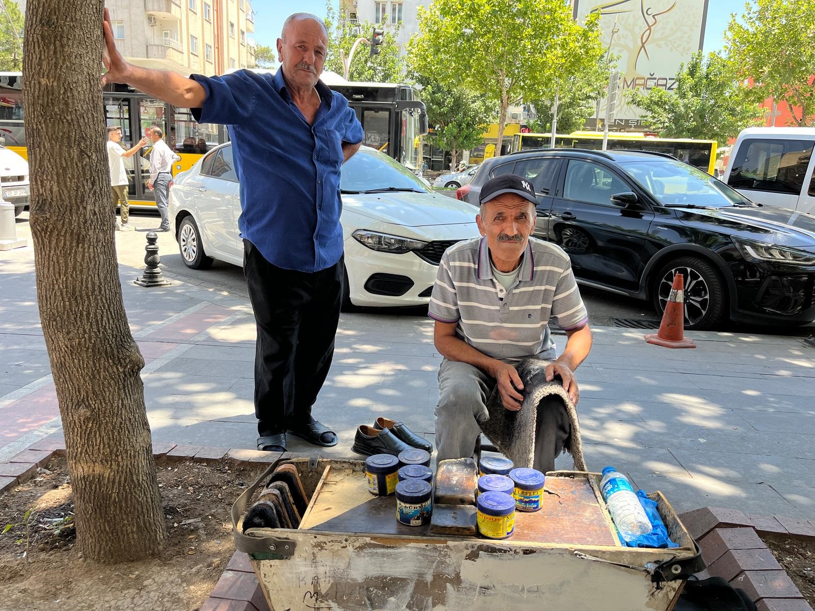 Elli Yıldır Ayakkabı Boyuyor 9