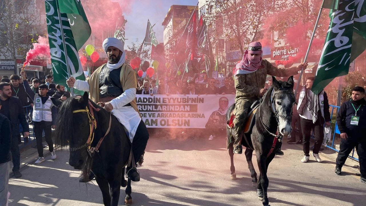 H U R Genclik Gazze Icin Yuruyus Ve Basin Aciklamasi 1 Scaled