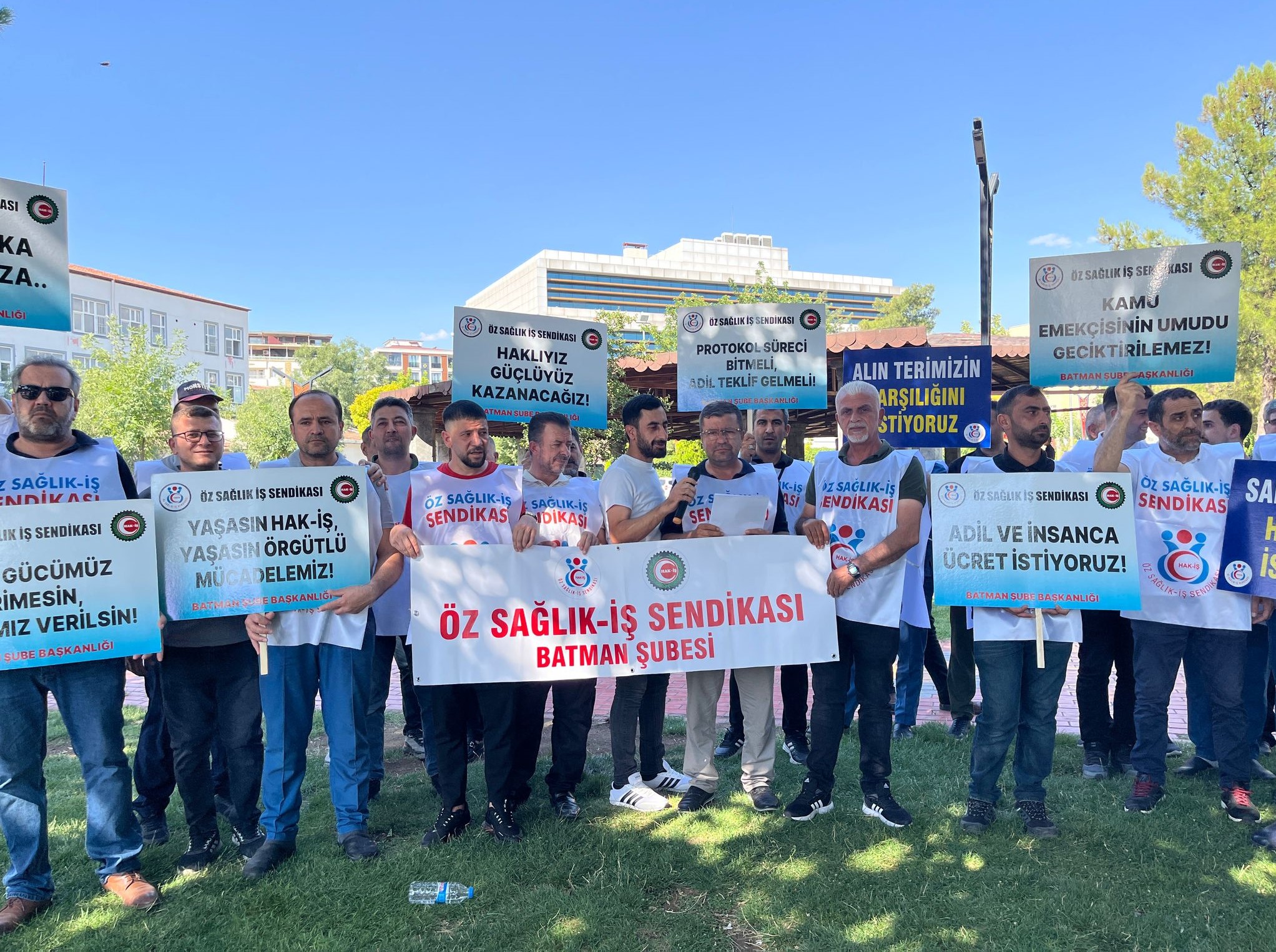 Öz Sağlık İş Sendikası Hakkımızı Alıncaya Kadar Susmayacağız! (2)