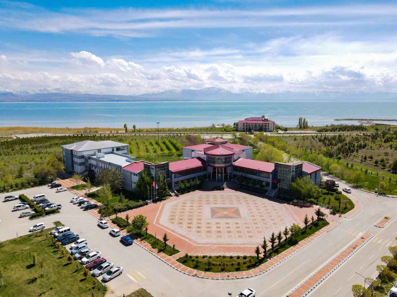 Van Yüzüncü Yıl Üni