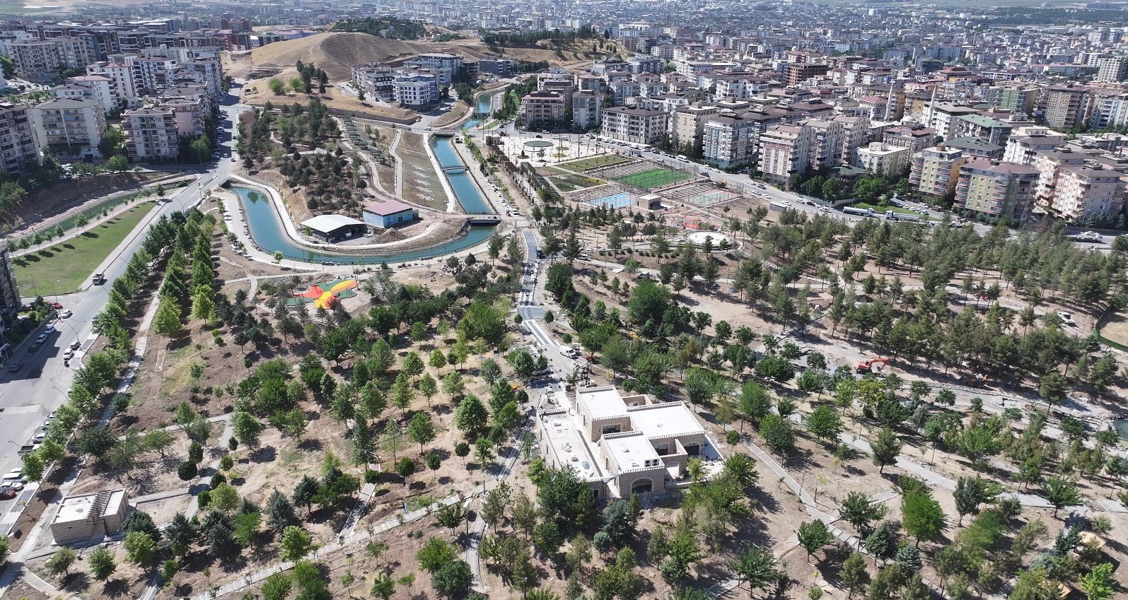 Yaşar Kemal Kent Ormanı Yeni Yüzüyle Hizmete Açıldı 8