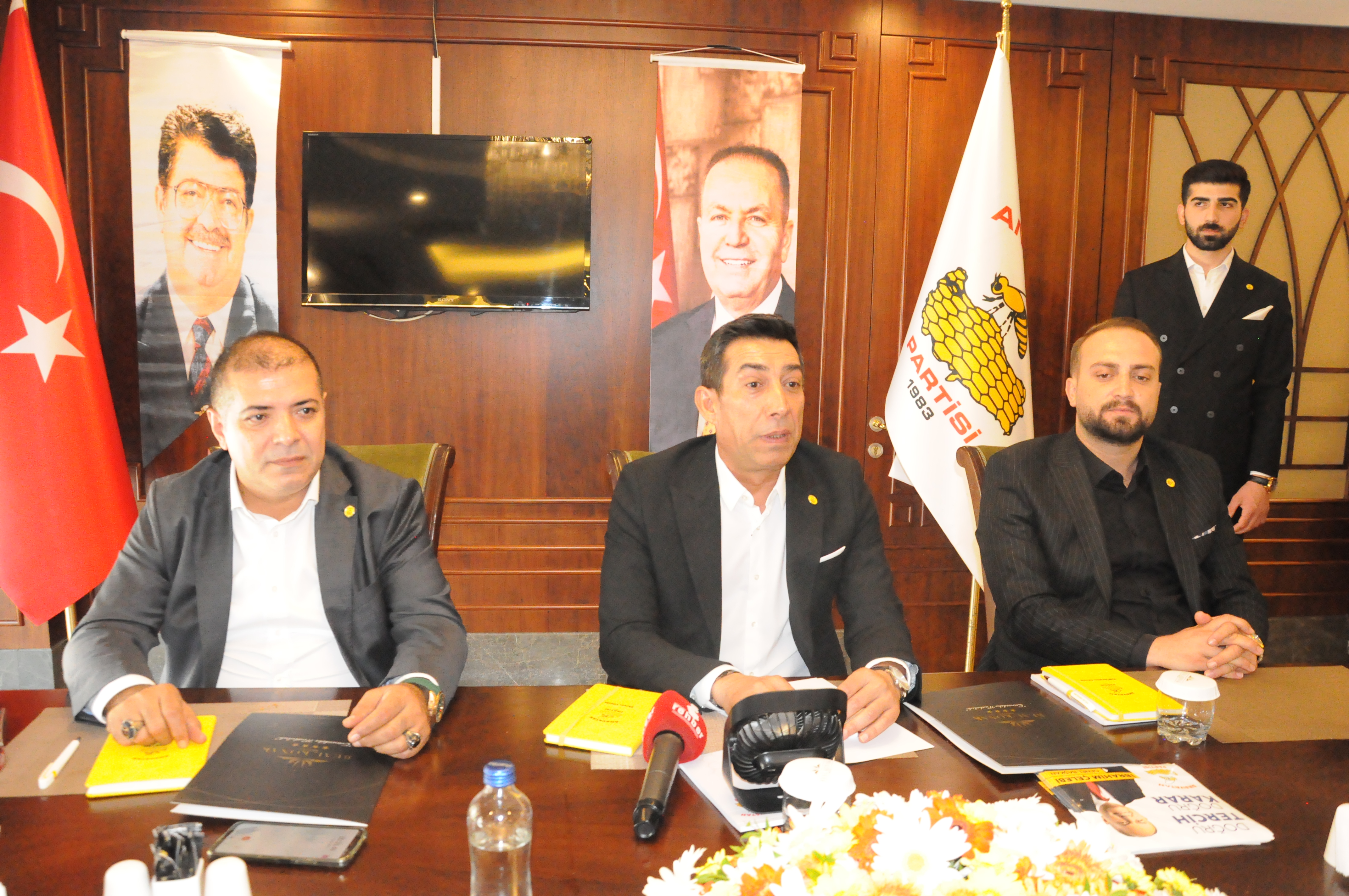 Anavatan Gi̇k Üyesi Tüzün Basınla Buluştu (3)