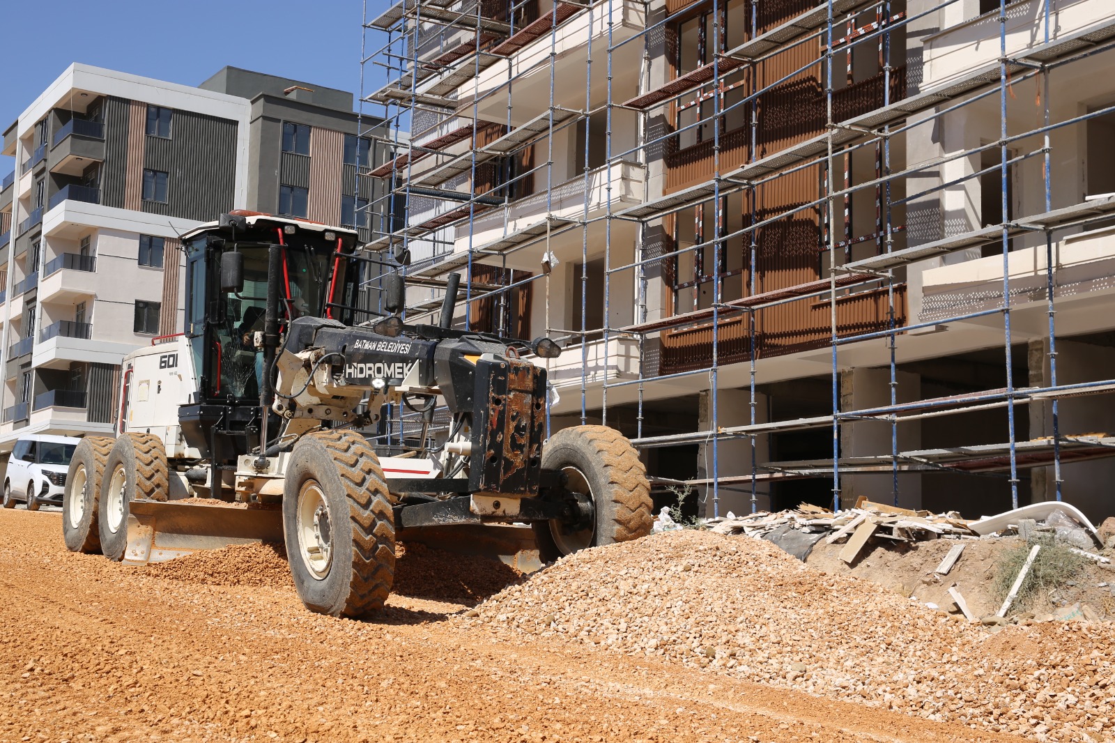 Batman Belediyesi'nden Çamlıtepe'ye Yeni Yollar (2)