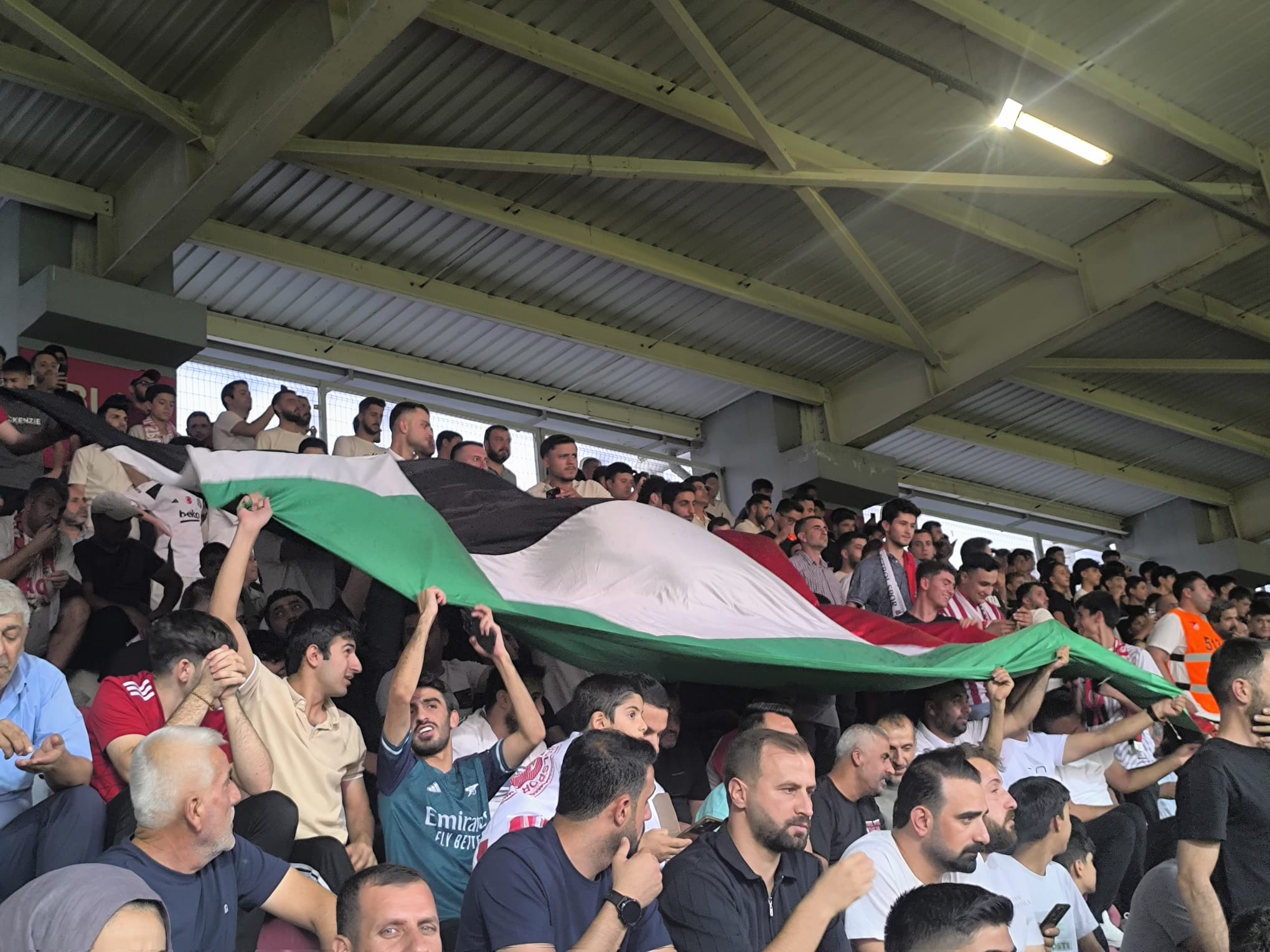 Batman Tribünlerinden Filistin’e Destek (1)