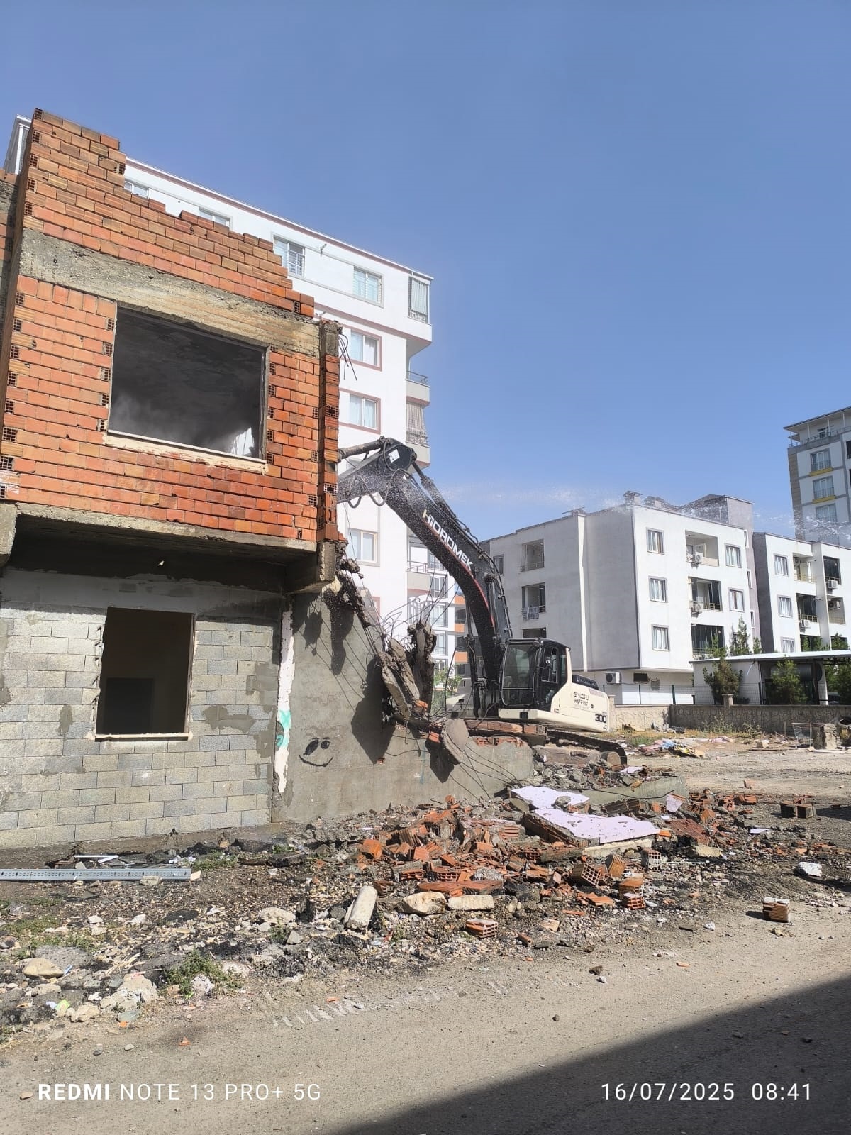 Batman’da 87 Riskli Yapı Yıkıldı 03