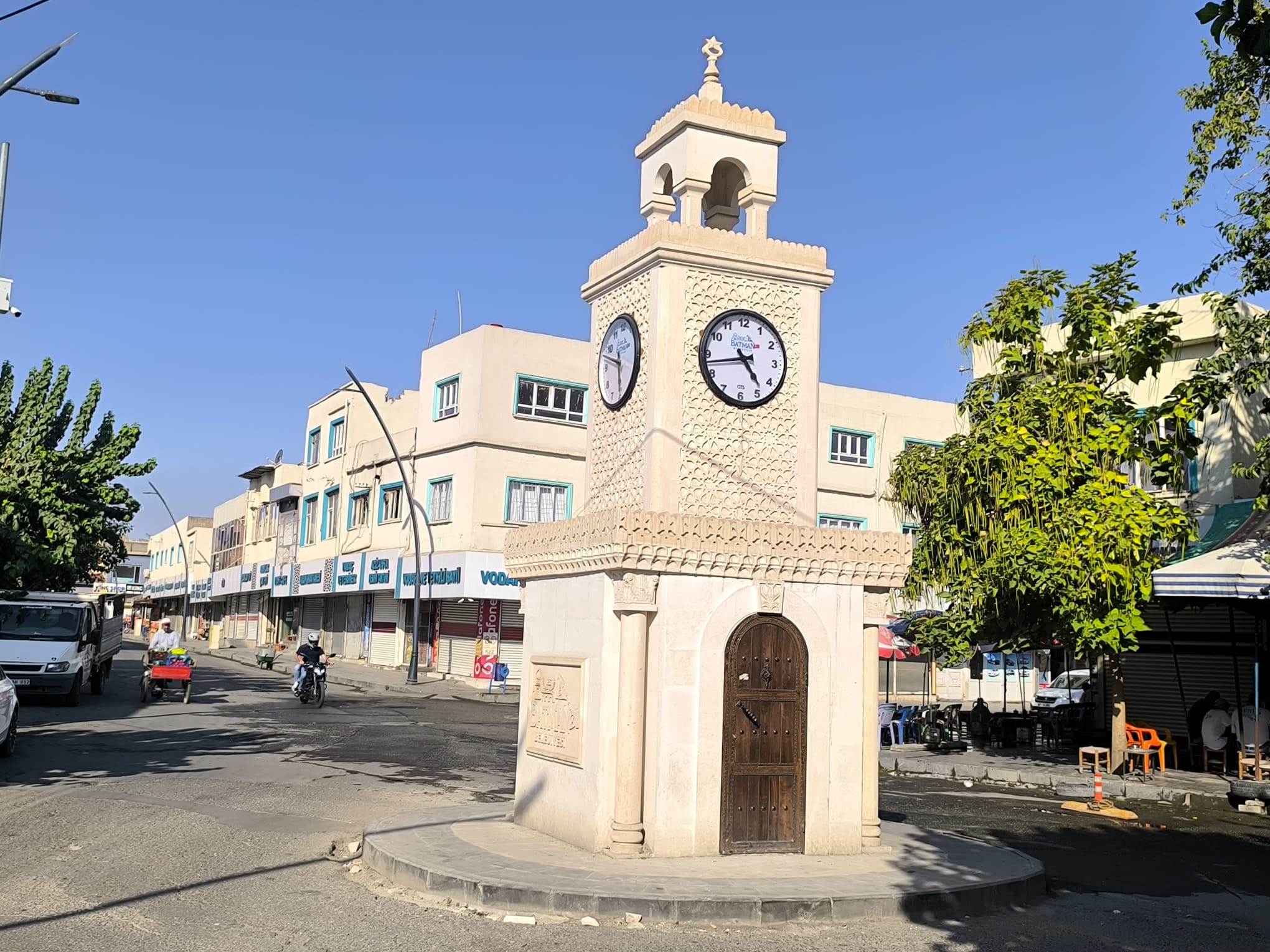 Batman’da Saat Kulesi Zamanı Göstermemeye Devam Ediyor (2)