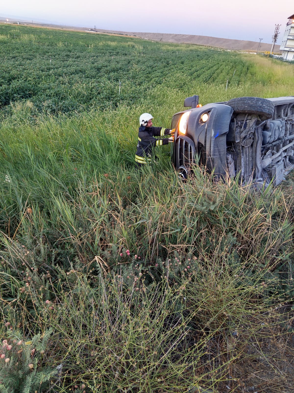 Bismil’de Tur Minibüsü Devrildi 7 Yaralı (1)