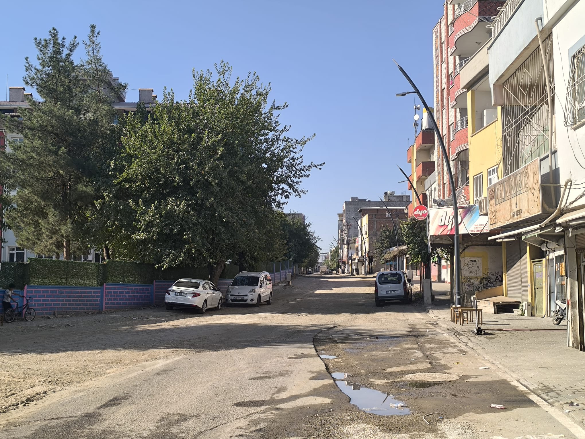 Dostlar Caddesi’nde Yol Çilesi Trafik Felç Oldu Esnaf Mağdur (1)