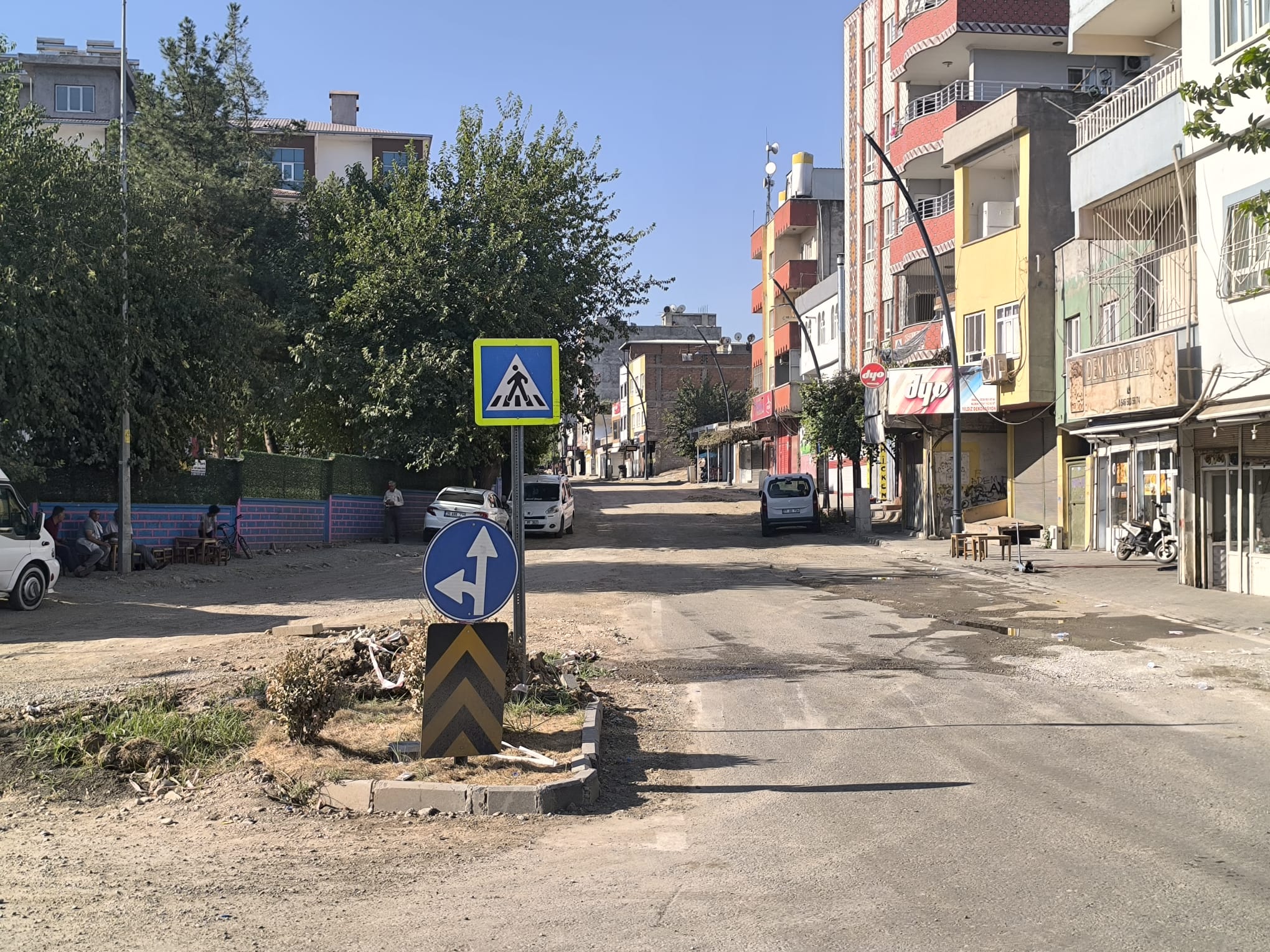 Dostlar Caddesi’nde Yol Çilesi Trafik Felç Oldu Esnaf Mağdur (2)