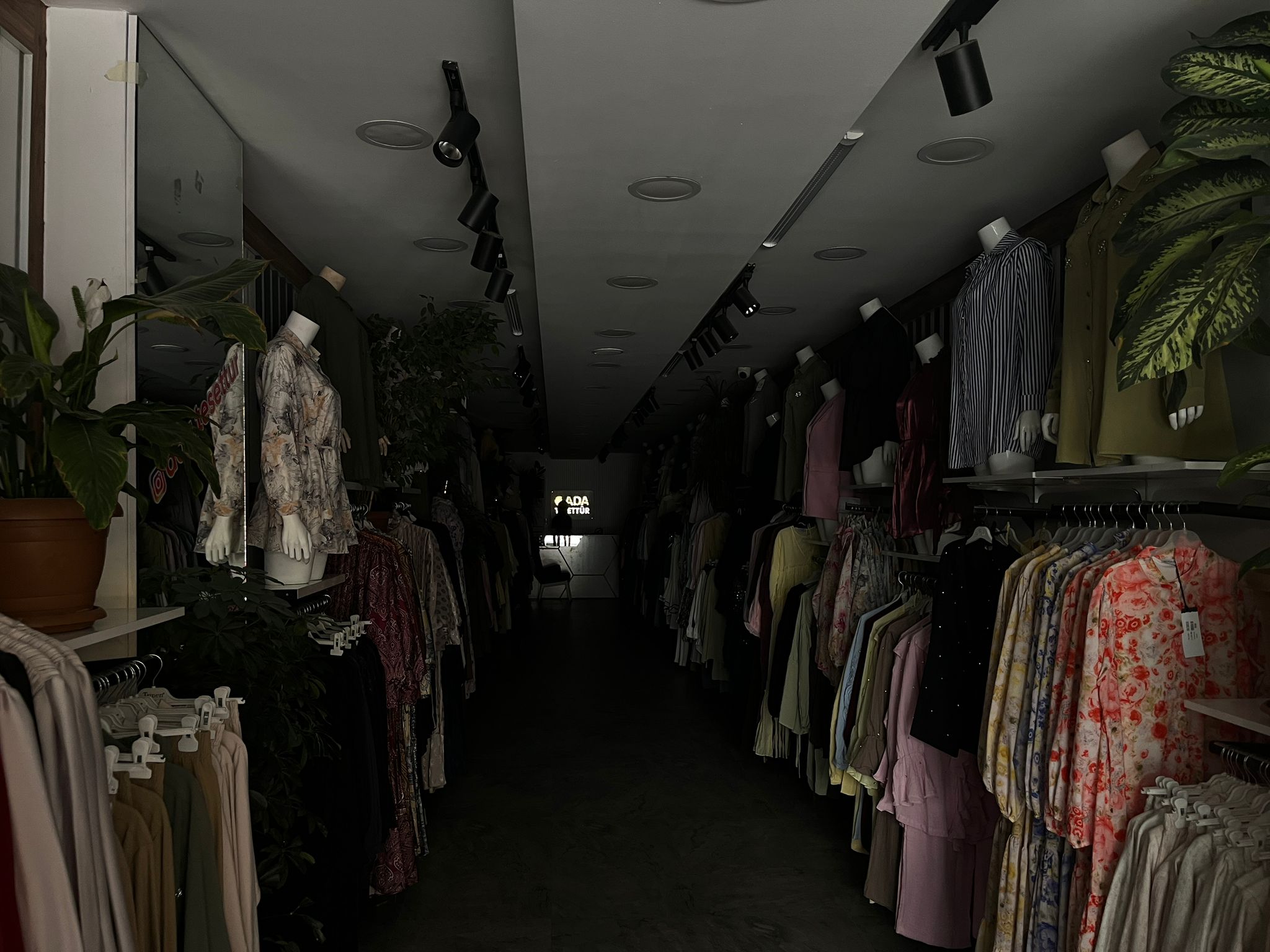 Gülistan Caddesi Esnafı Di̇cle Edaş’a Tepkili Kalıcı Çözüm İstiyoruz (2)