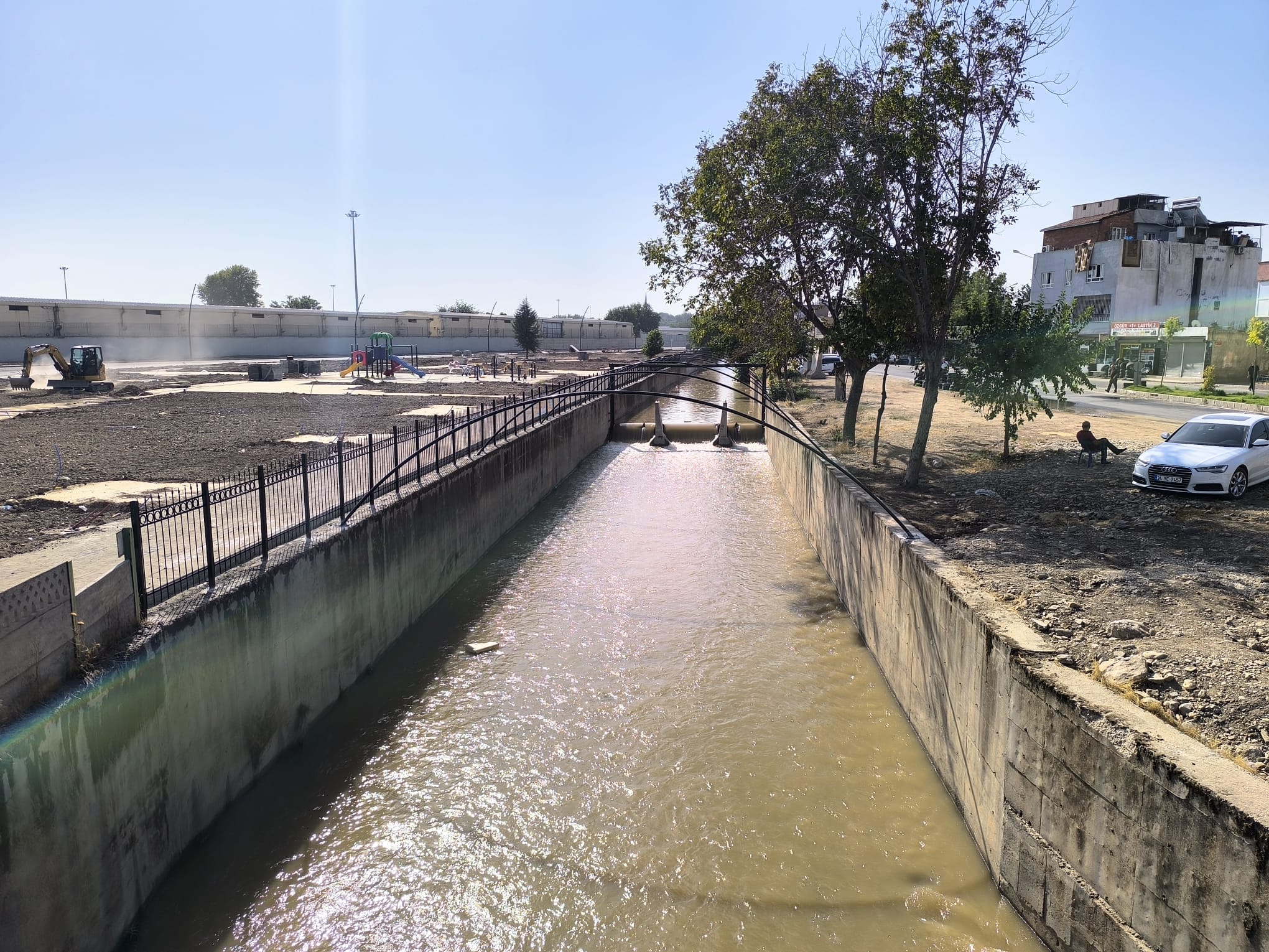 İluh Deresi Kenarına Çocuk Oyun Parkı Ve Yürüyüş Alanları (7)
