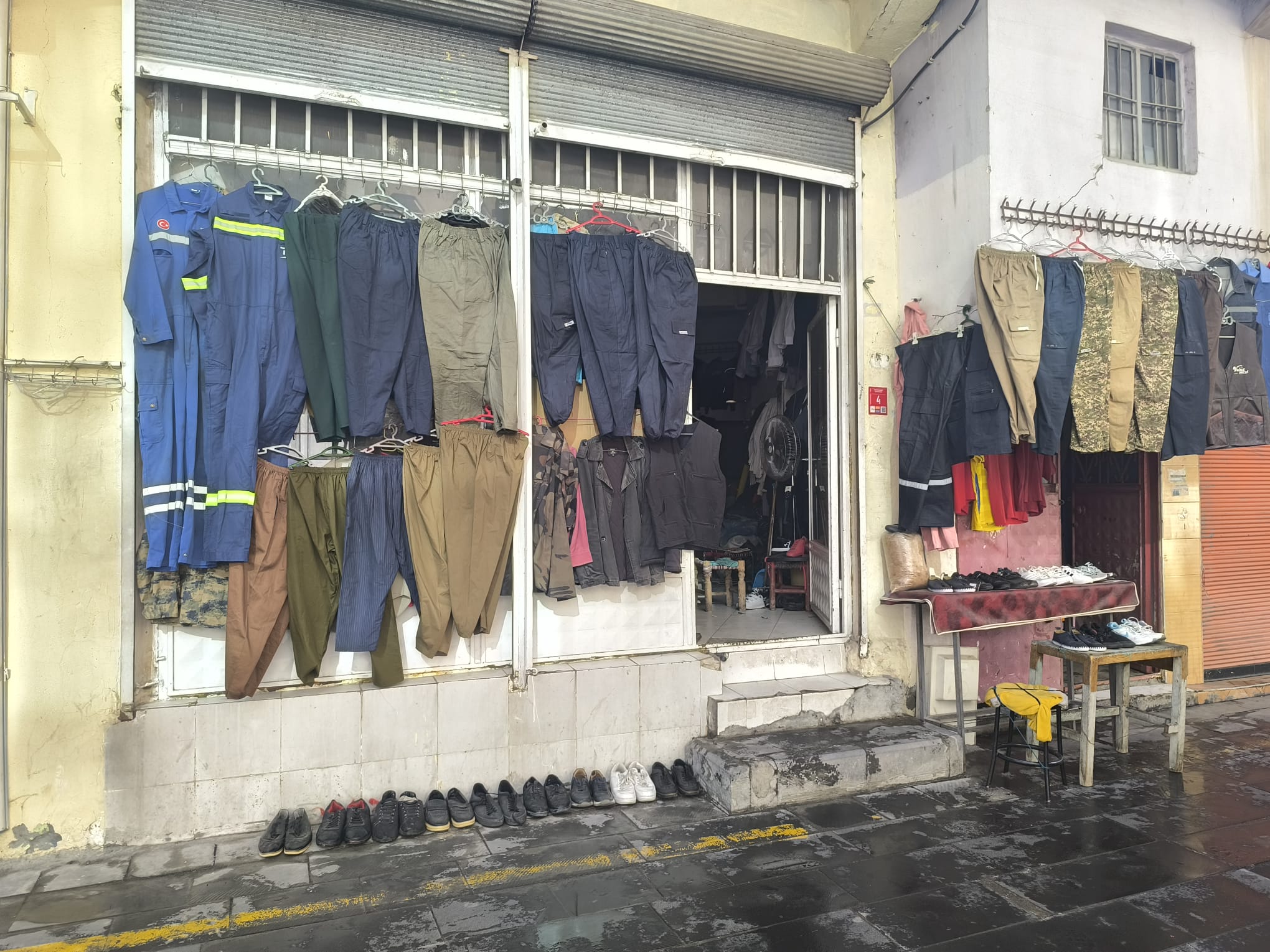 Kullanılmış Elbiselere Rağbet Yok (2)