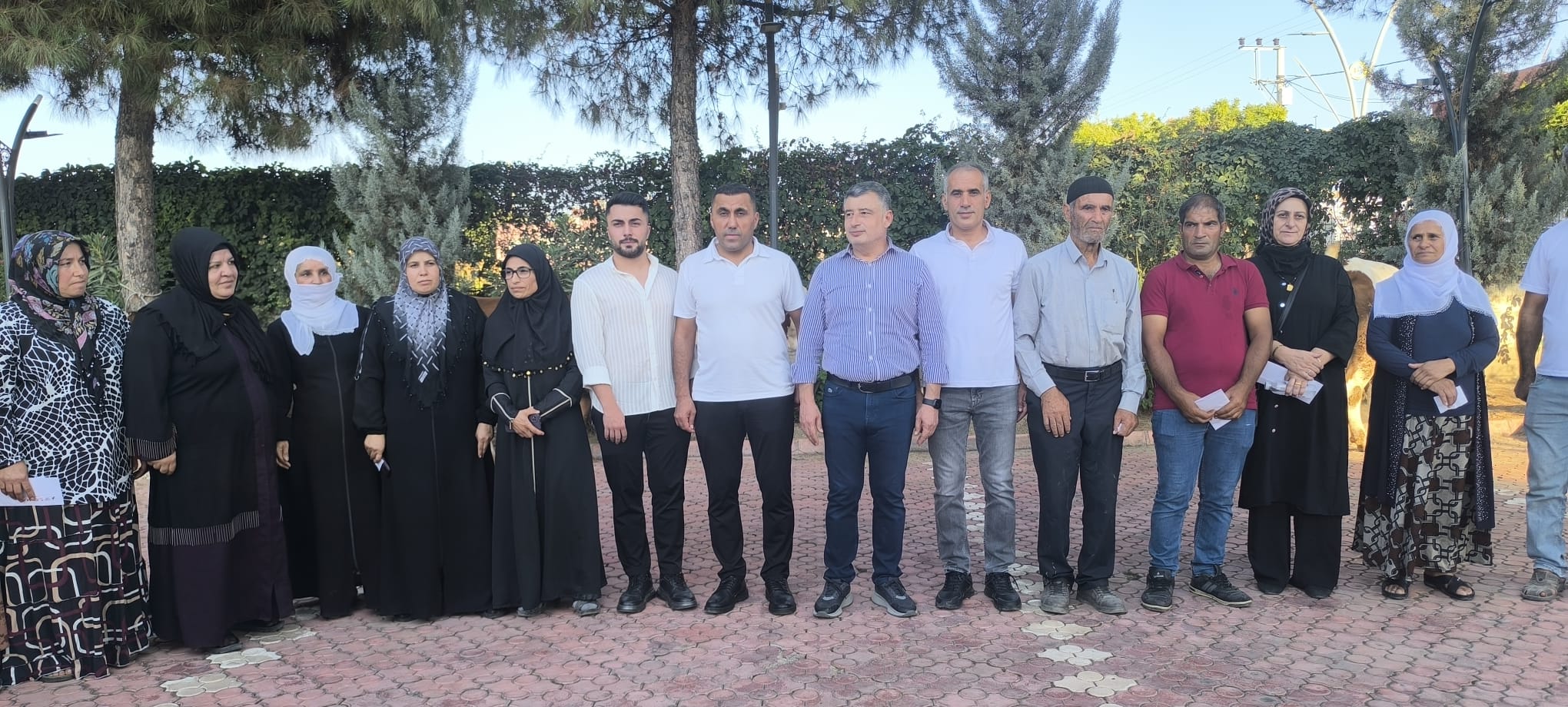 Şah Mar'dan 10 Aileye Büyük Baş Hayvan Desteği (1)