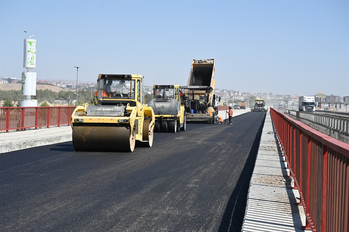 Vali Canalp, Diktepe Mevkiinde Yol Çalışmalarını İnceledi (2)